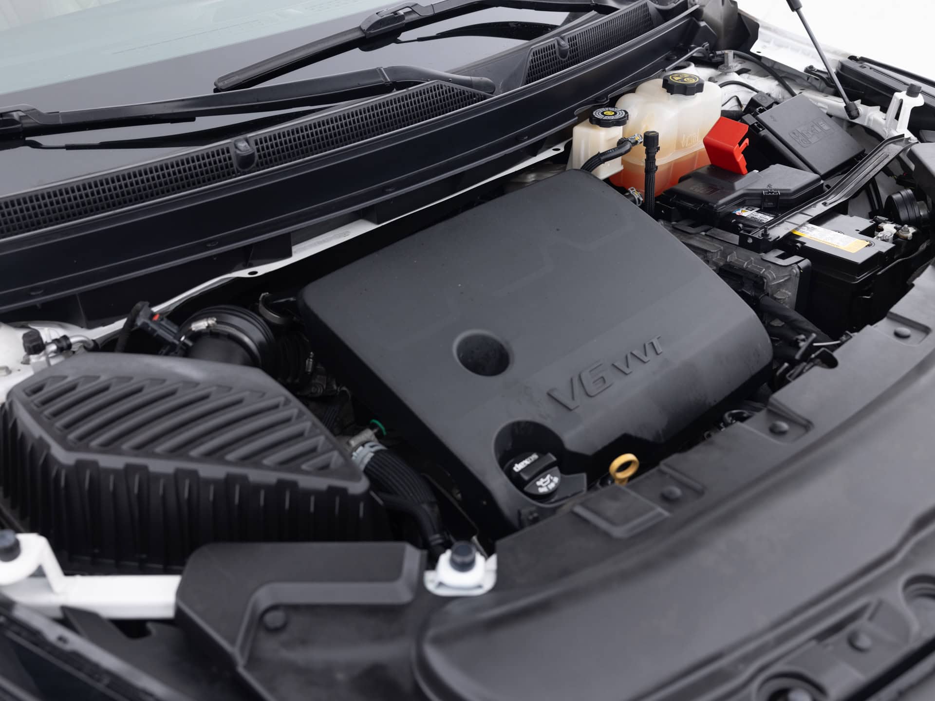 Used White Buick Exclave Essence-31 for Sale