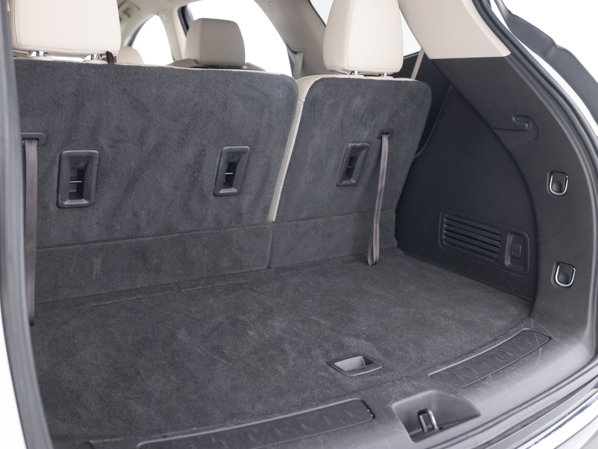 Used White Buick Exclave Essence-32 for Sale