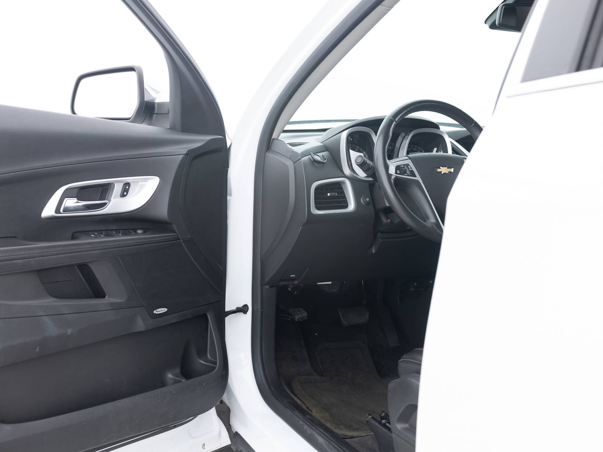 Used White Chevrolet Equinox LTZ-16 for Sale