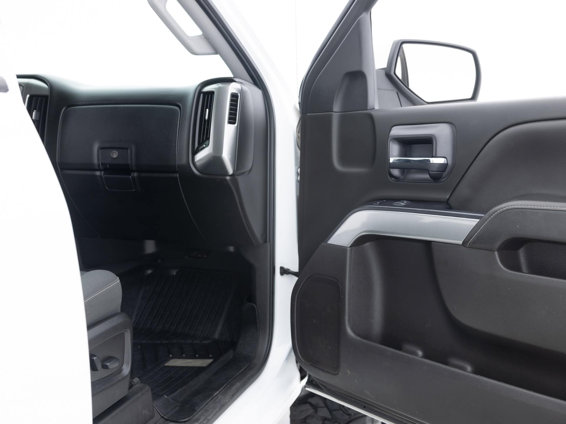 white chevrolet silverado 1500 24