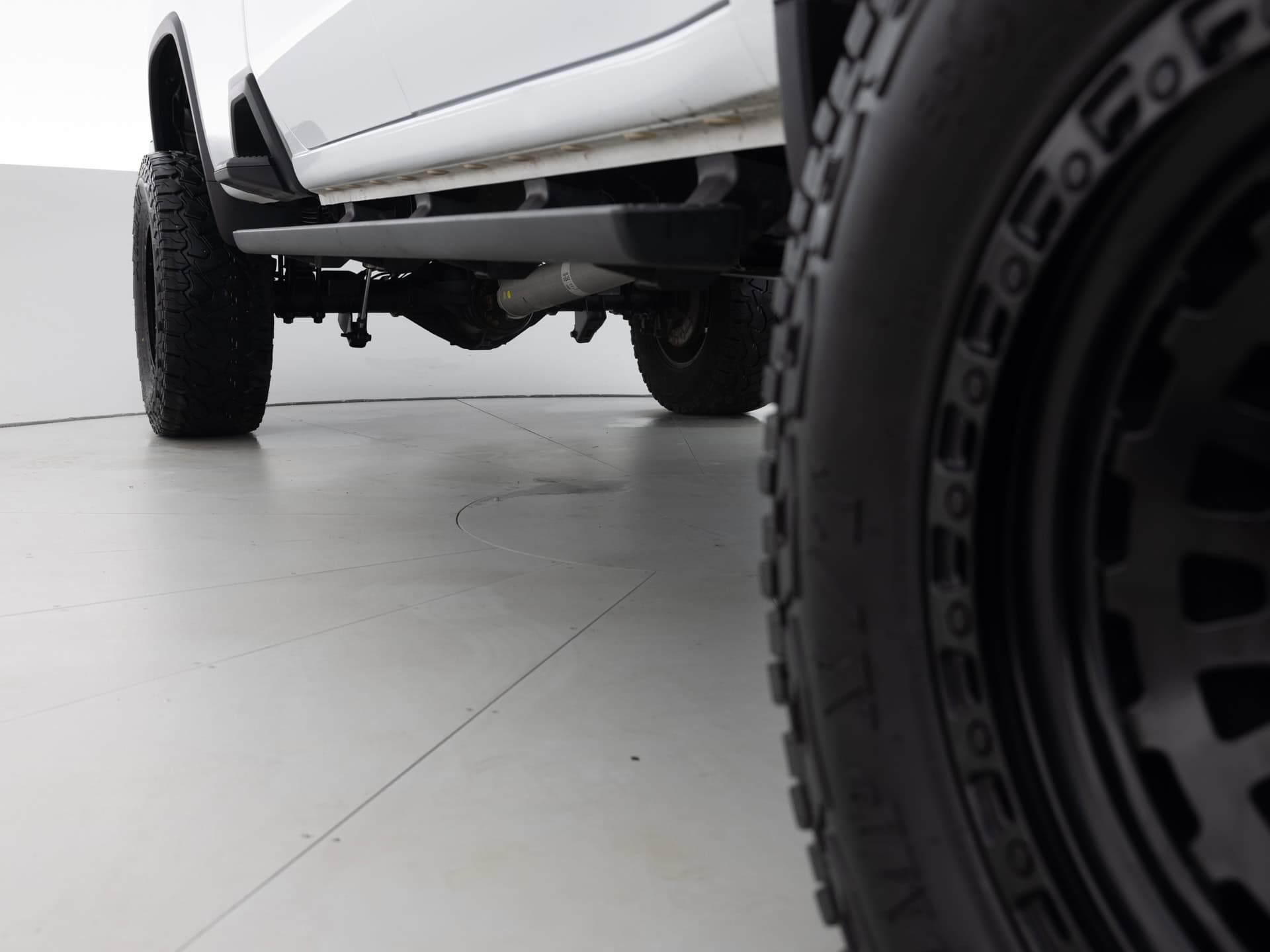 white chevrolet silverado 2500hd 13