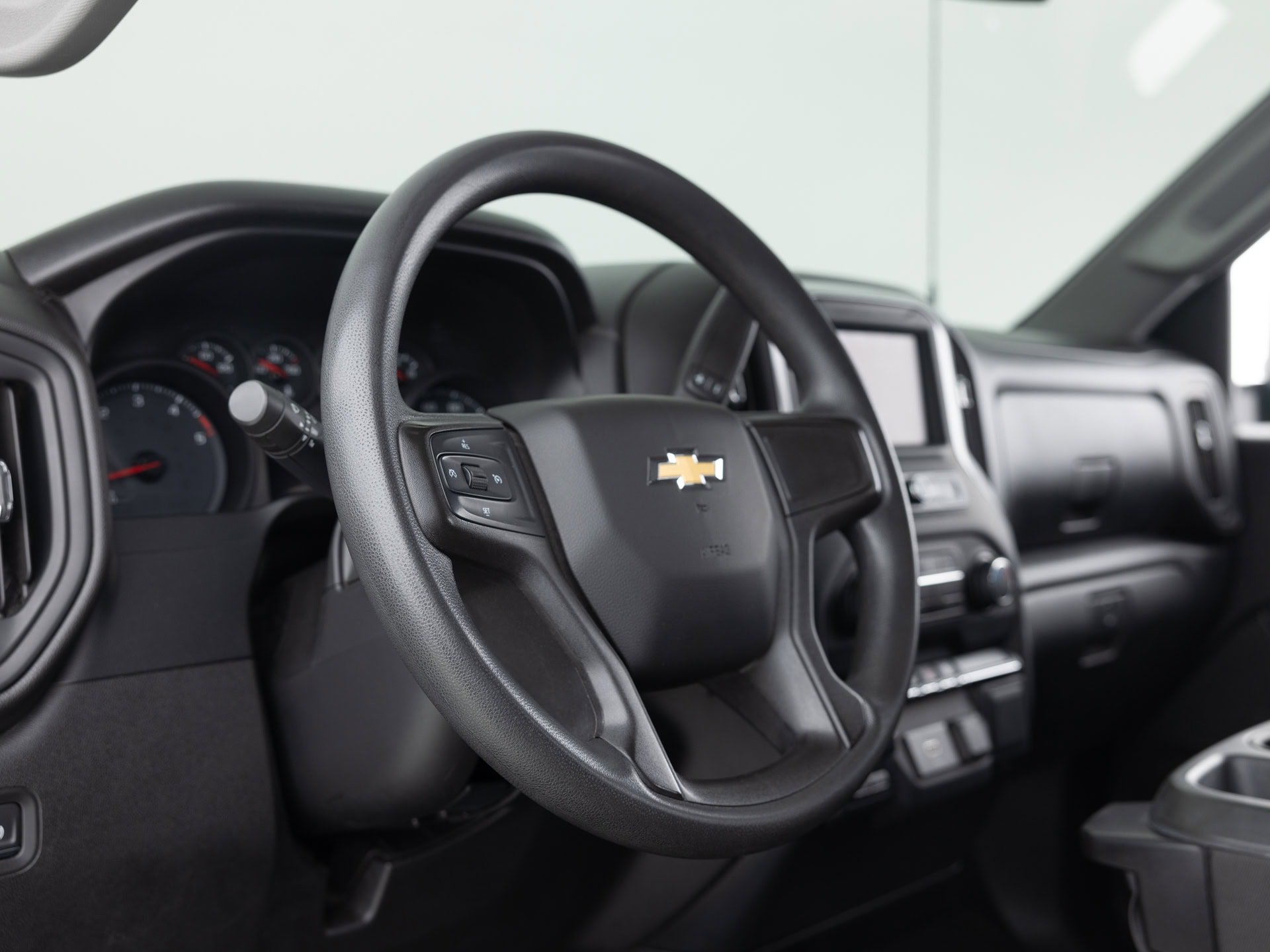 white chevrolet silverado 2500hd 19