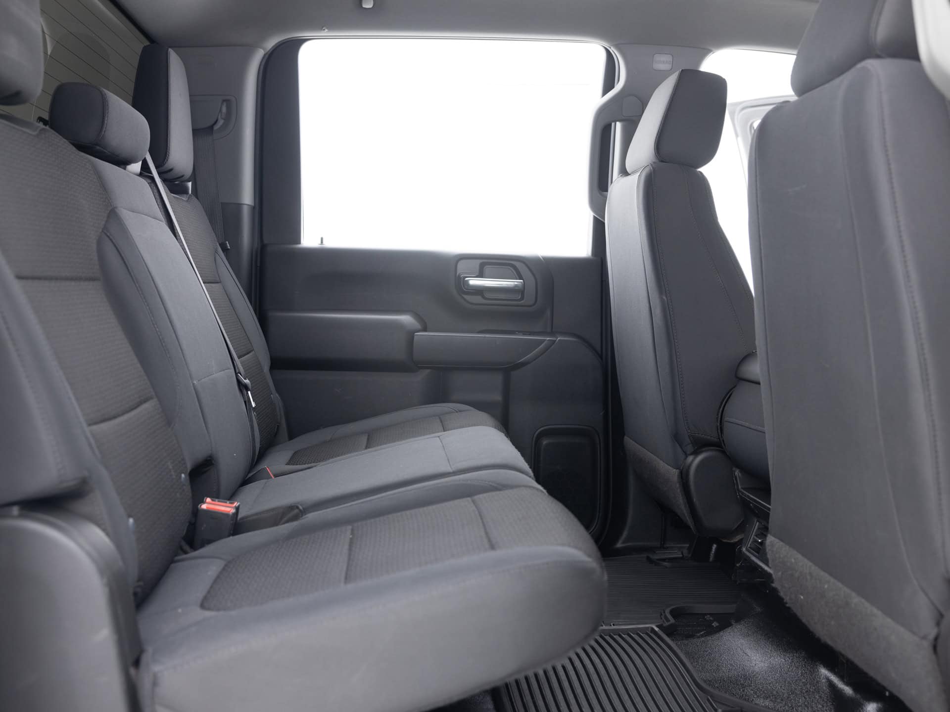 white chevrolet silverado 2500hd 25