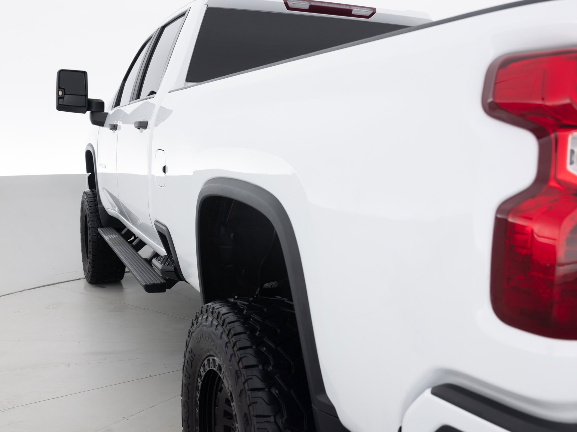 white chevrolet silverado 2500hd 5