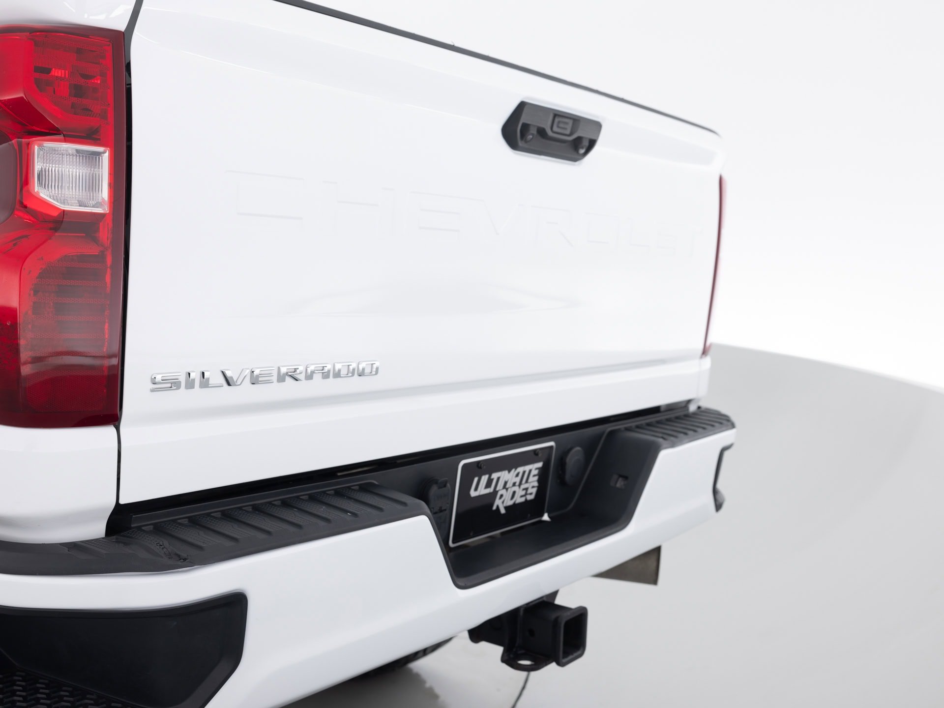 white chevrolet silverado 2500hd 8