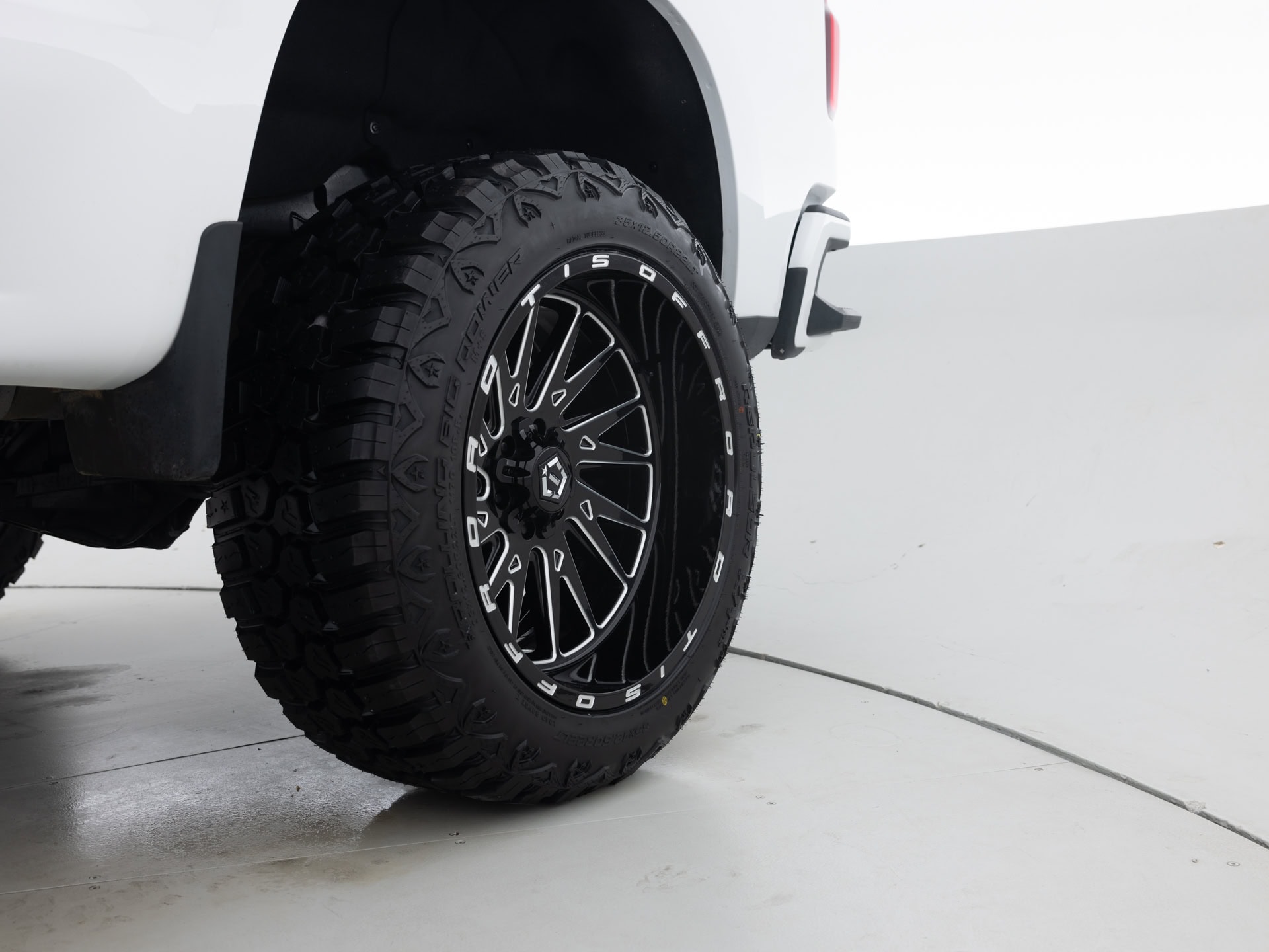 Used White Chevrolet Silverado RST-10 for Sale