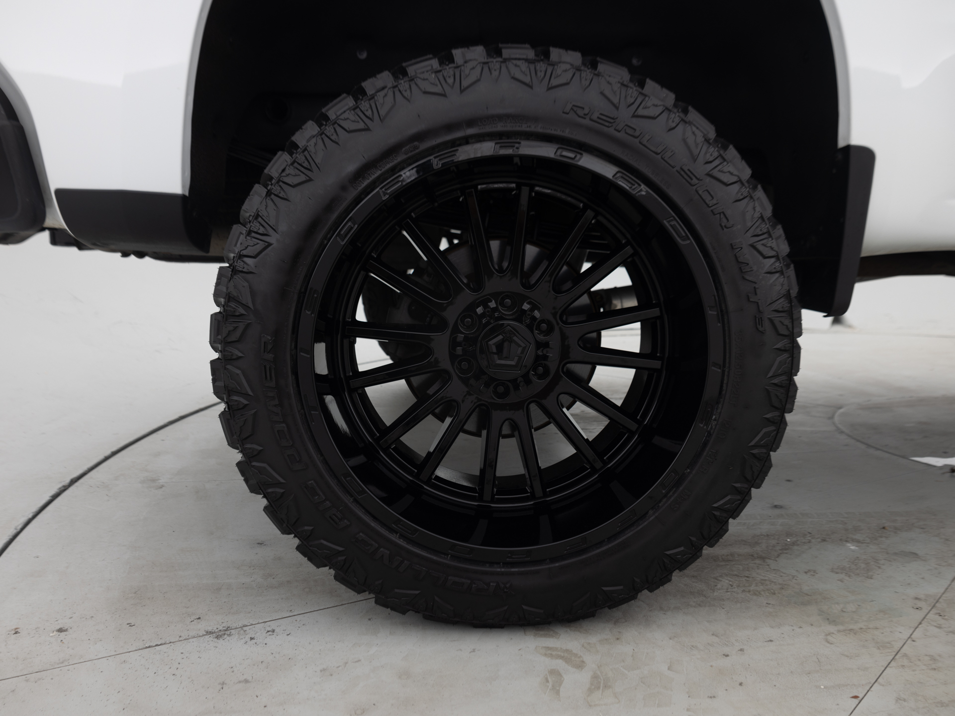 Used White Chevrolet Silverado Trail Boss-12 for Sale