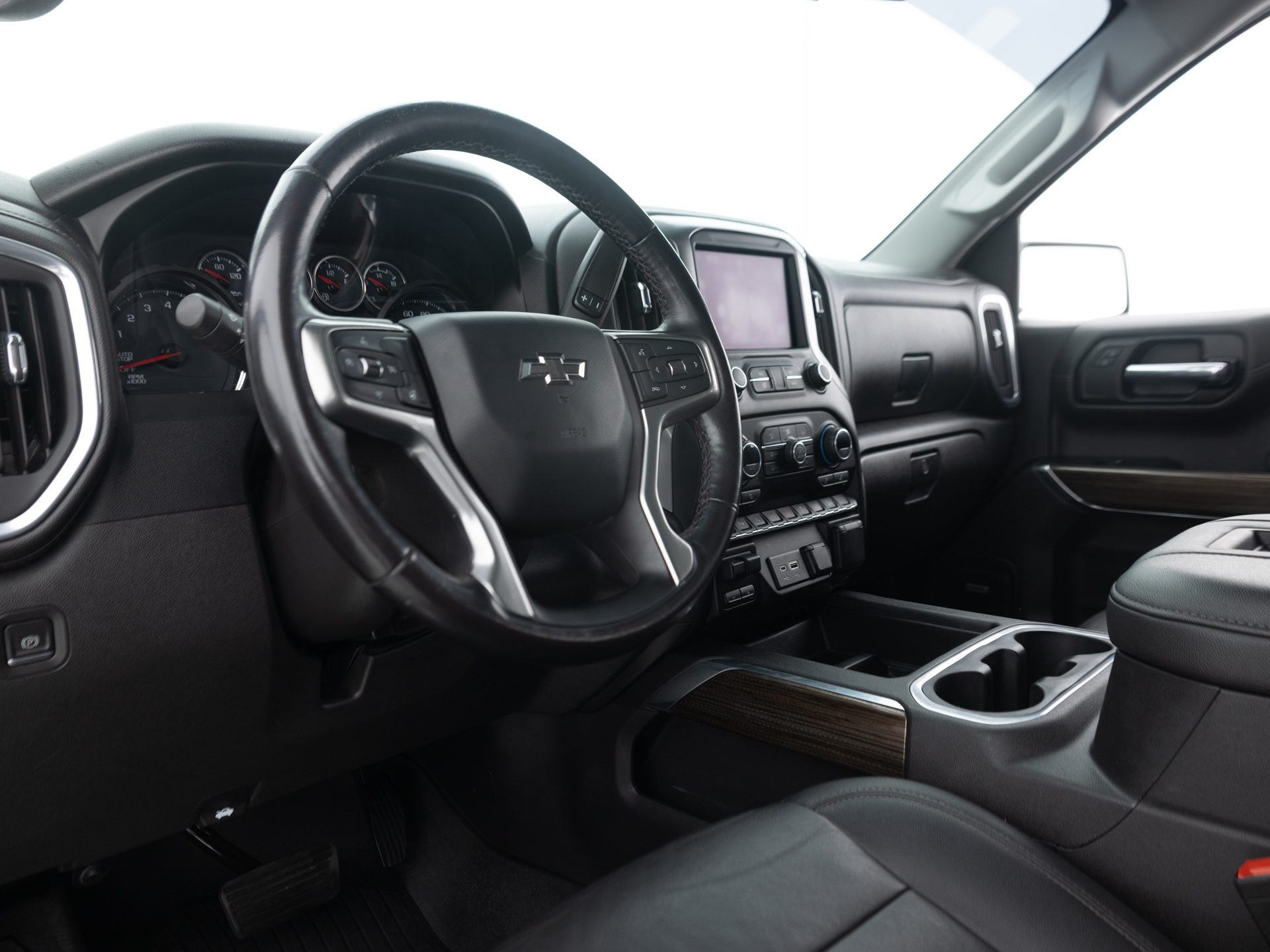 Used White Chevrolet Silverado Trail Boss-17 for Sale