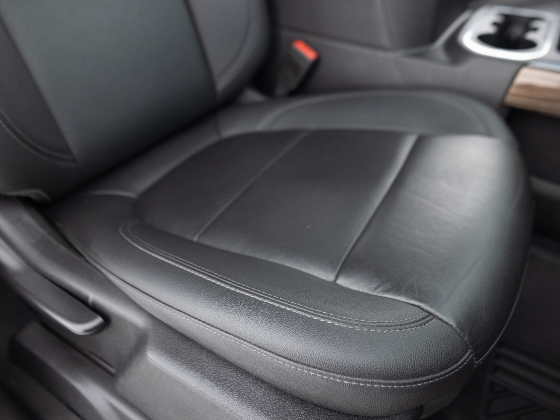 Used White Chevrolet Silverado Trail Boss-19 for Sale