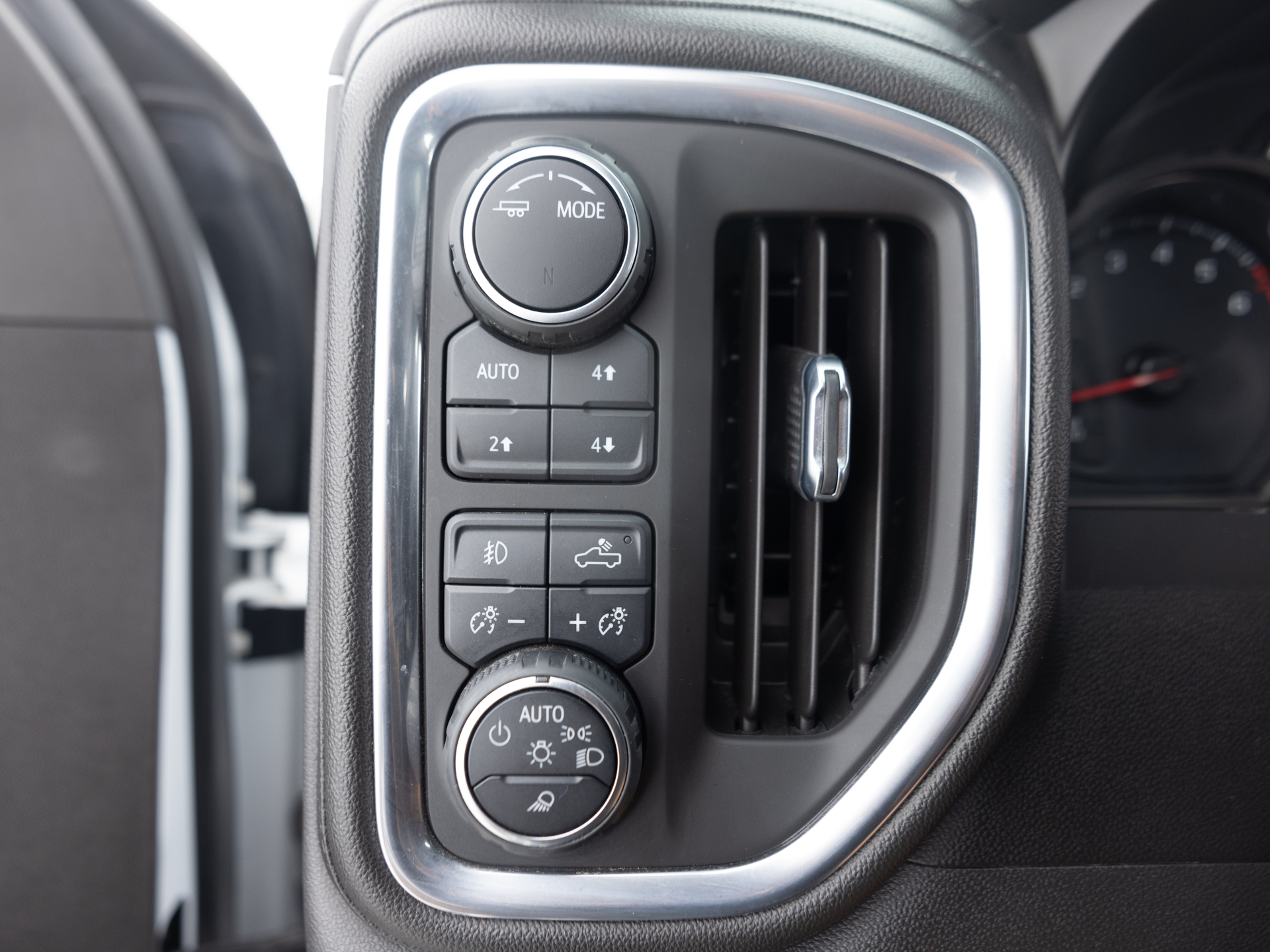 Used White Chevrolet Silverado Trail Boss-29 for Sale