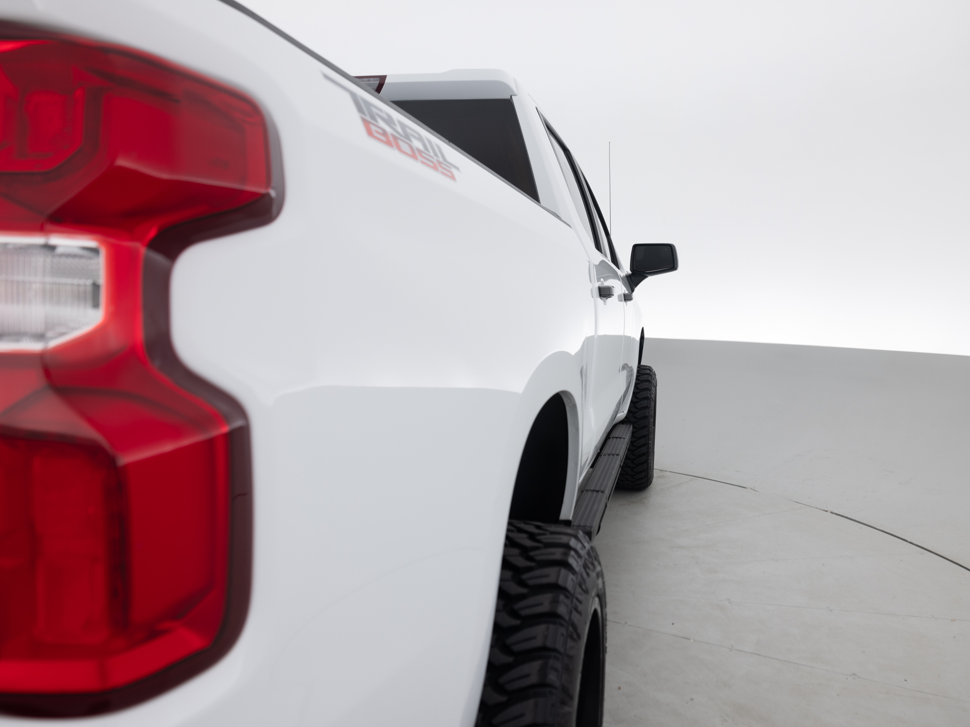 Used White Chevrolet Silverado Trail Boss-5 for Sale