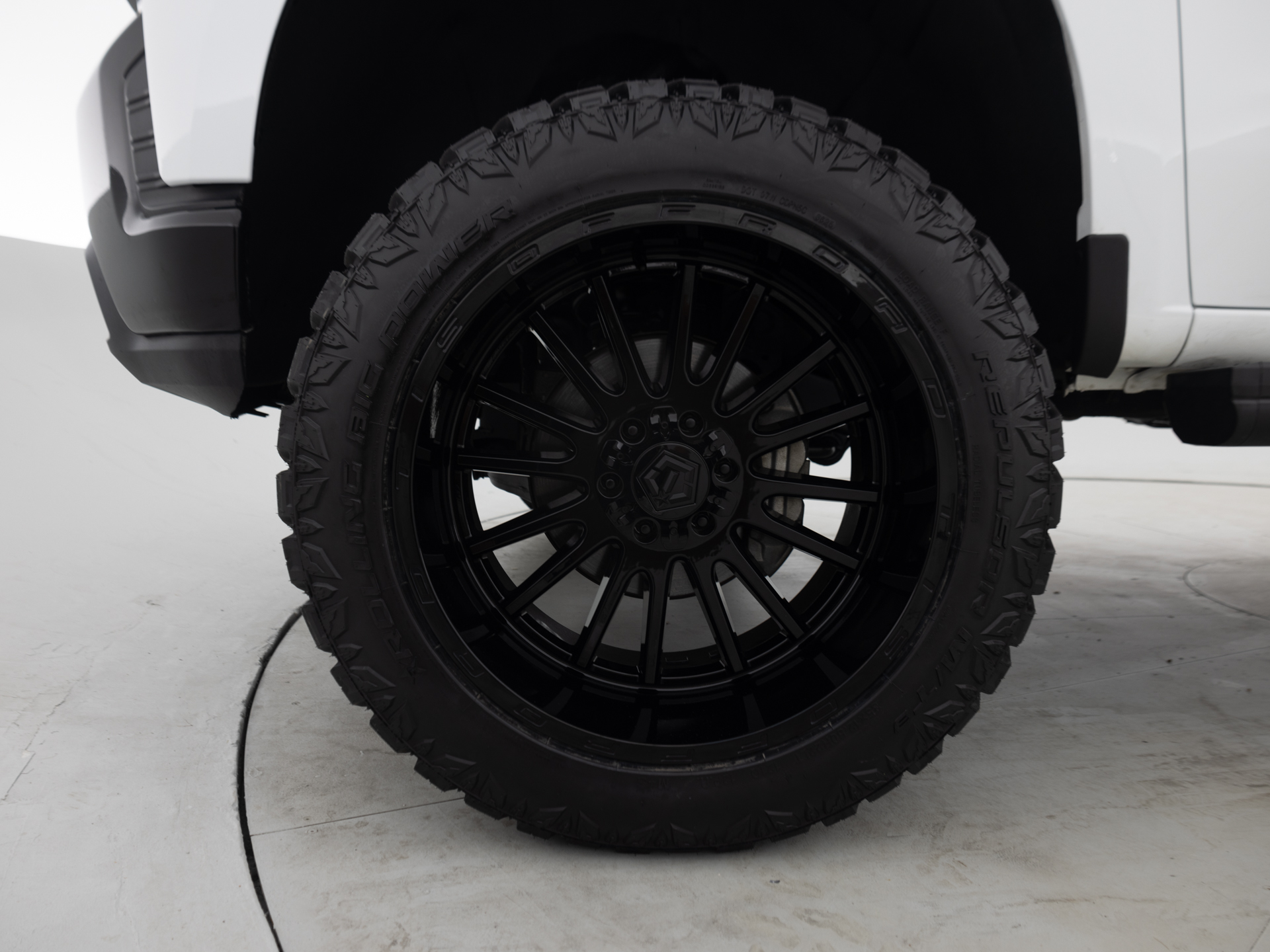 Used White Chevrolet Silverado Trail Boss-9 for Sale