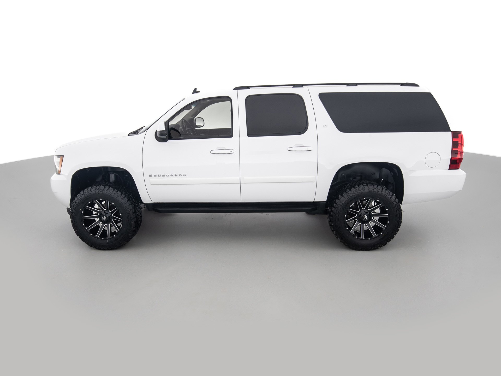 white chevrolet suburban lt 7