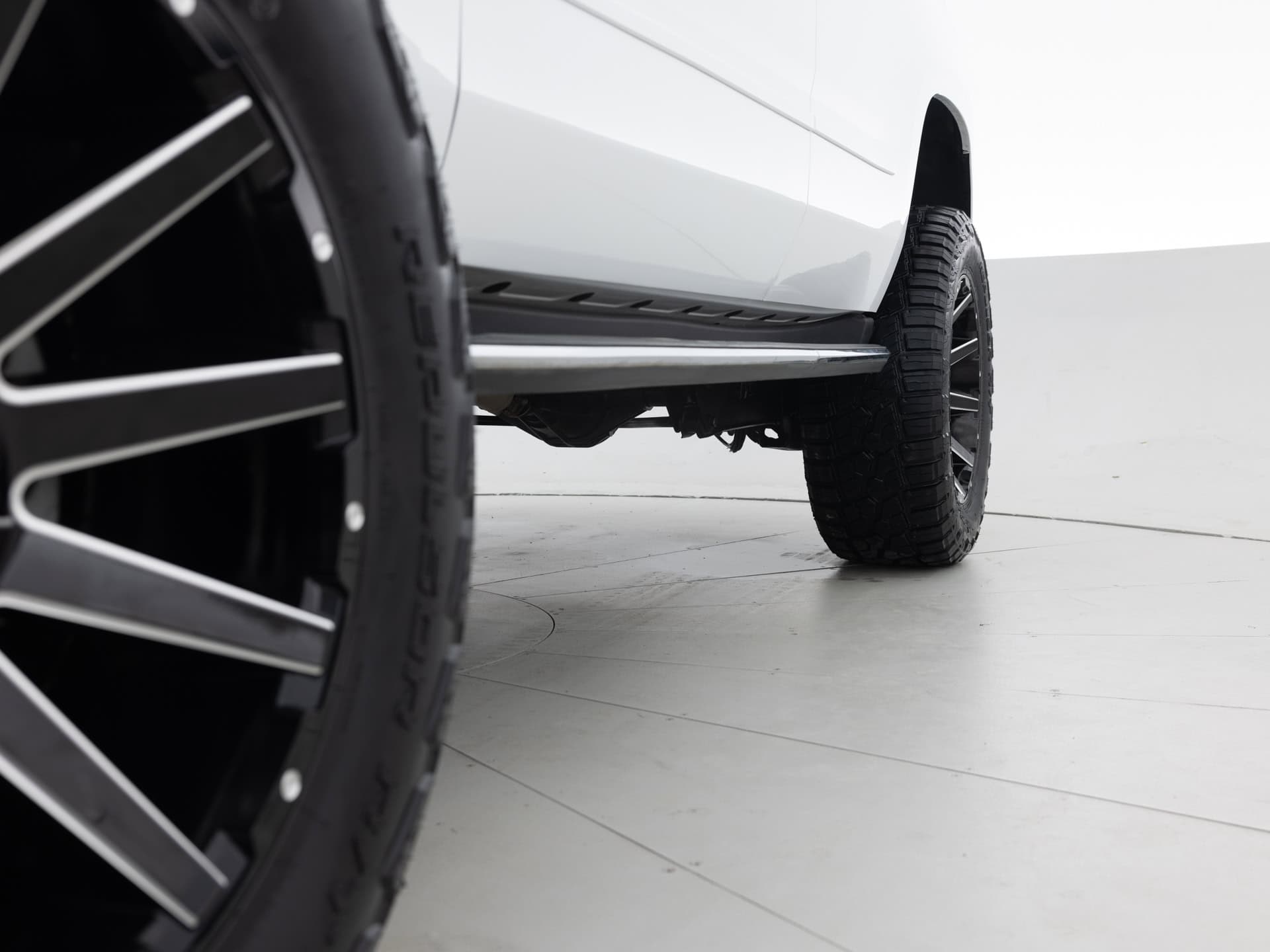 Used White Chevrolet Tahoe-14 for Sale