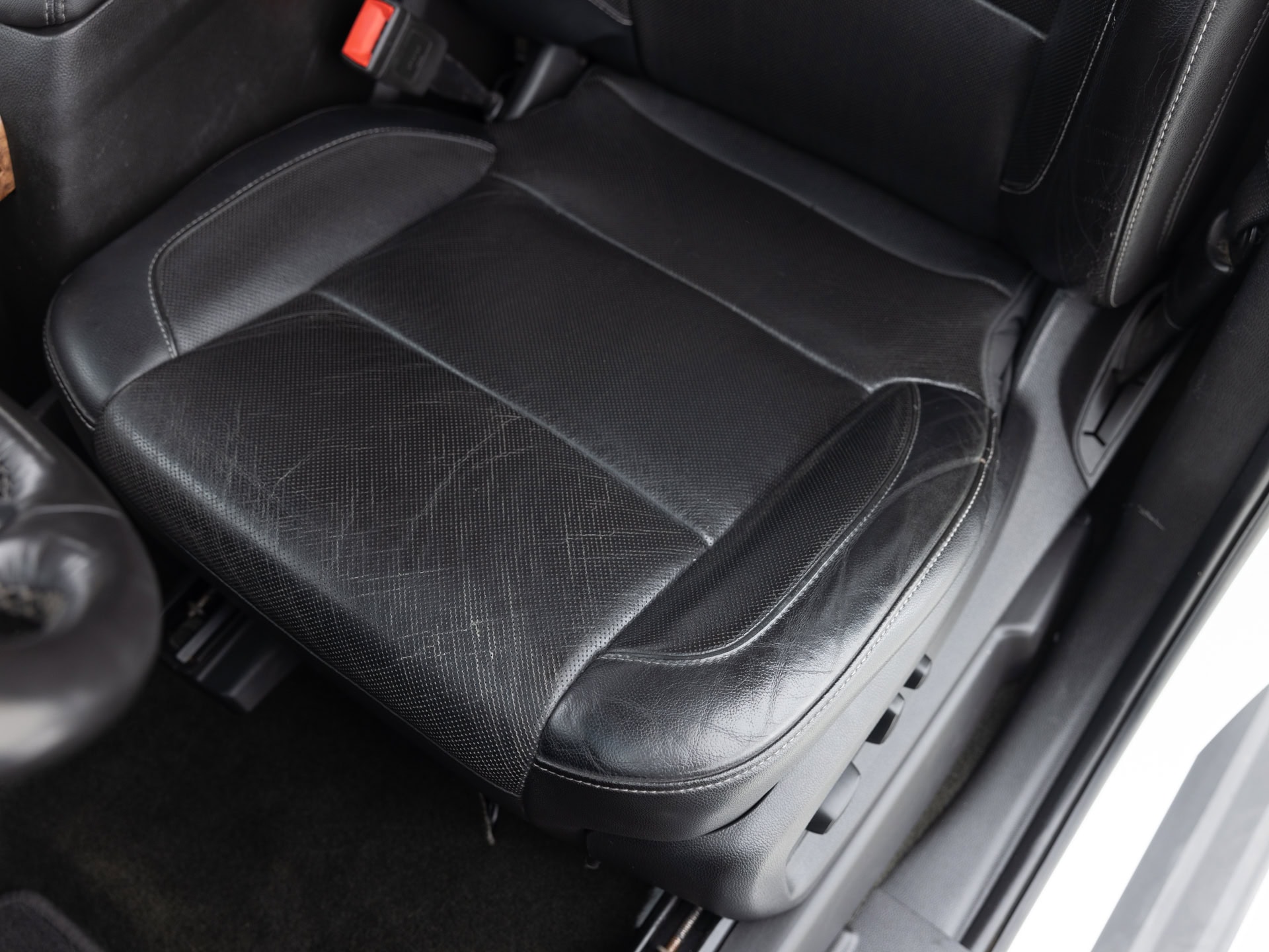 Used White Chevrolet Tahoe-17 for Sale