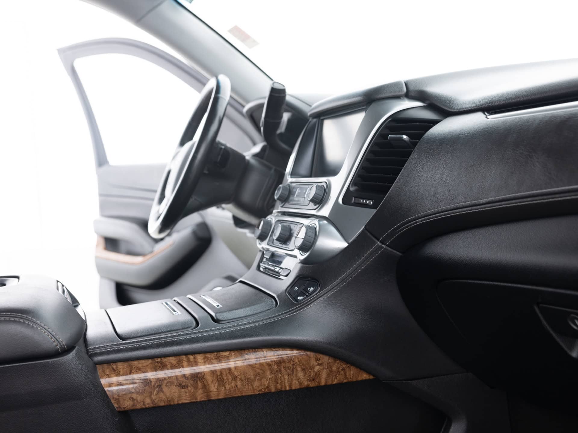 Used White Chevrolet Tahoe-23 for Sale