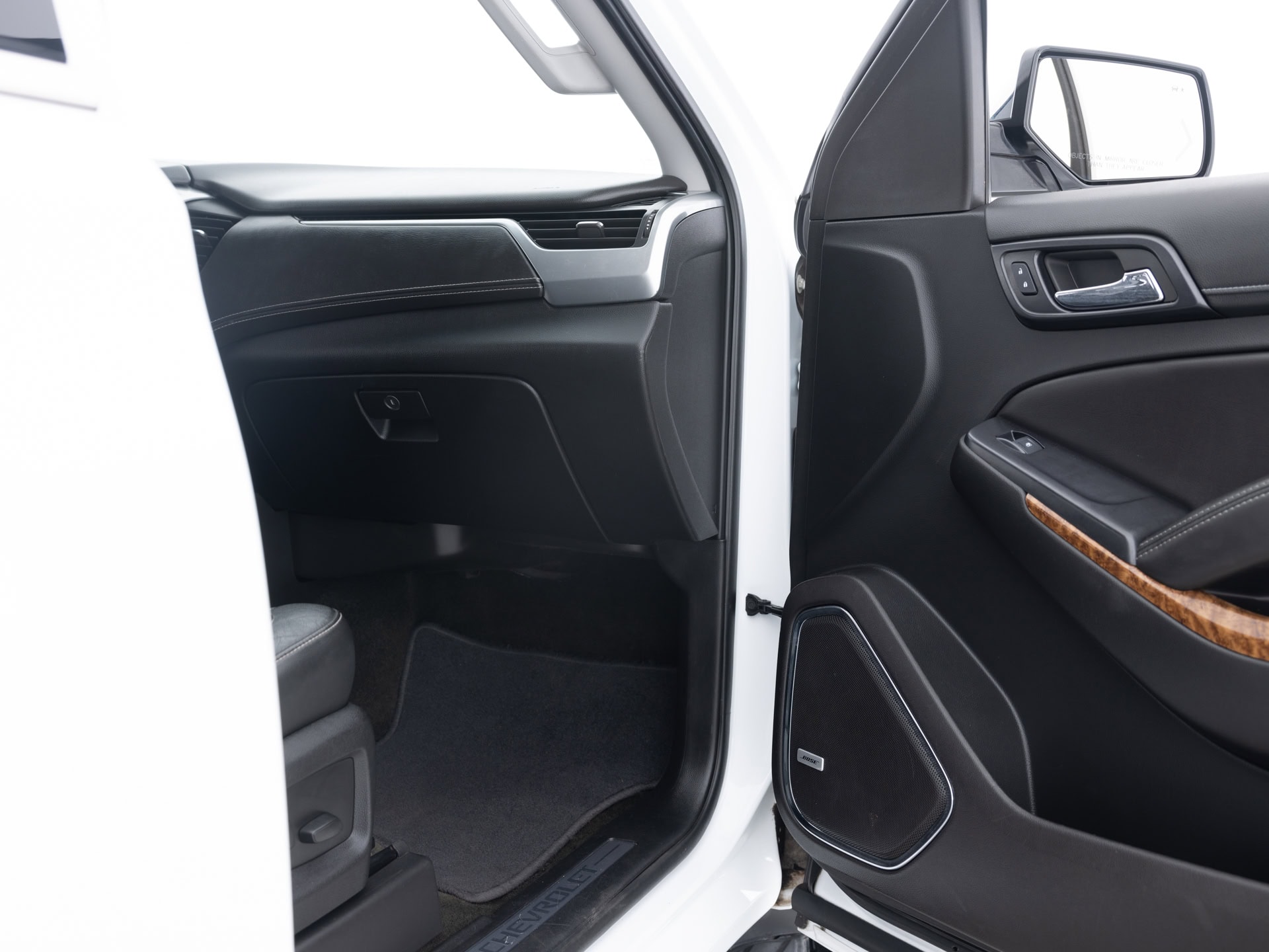 Used White Chevrolet Tahoe-24 for Sale