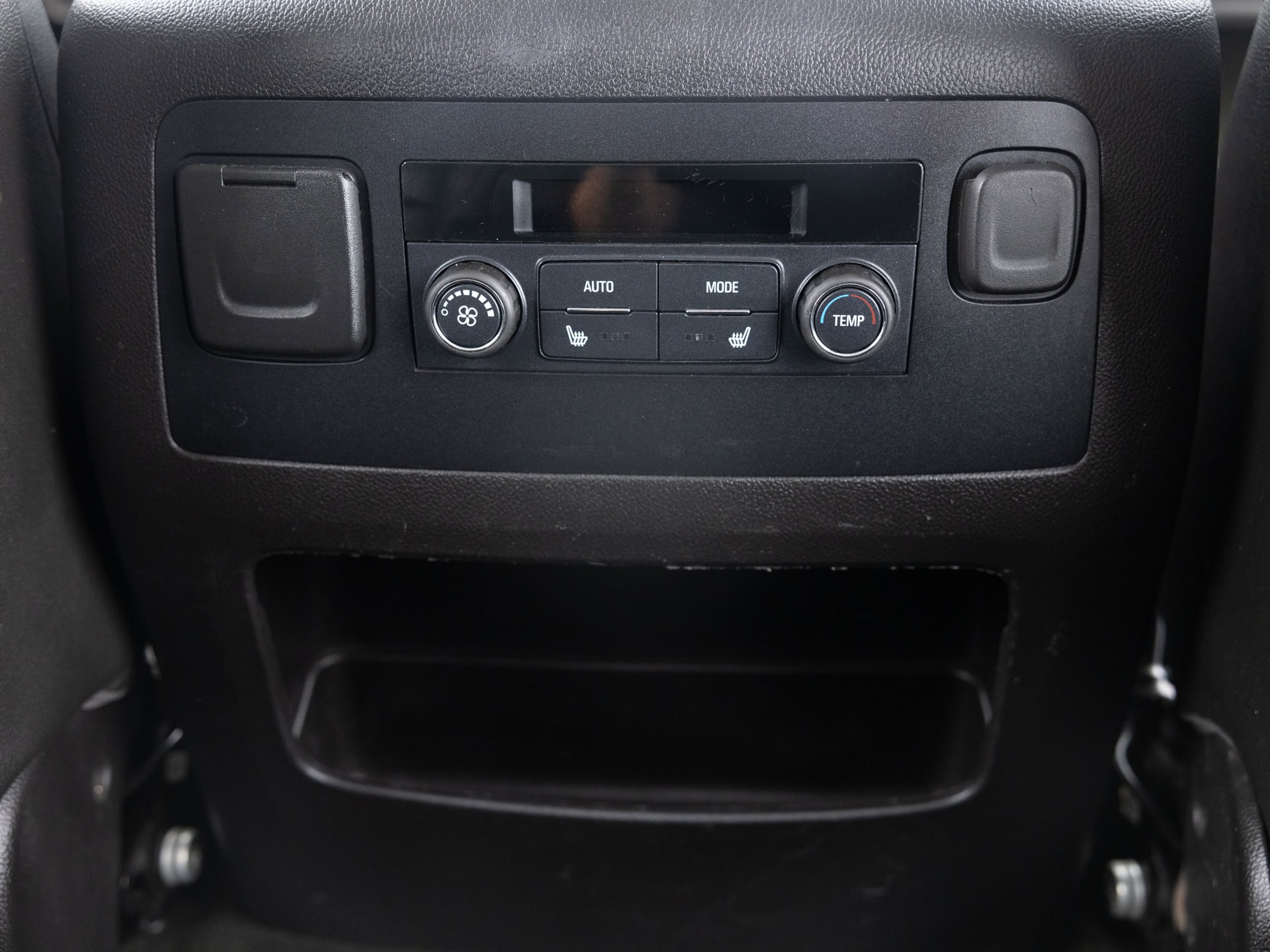 Used White Chevrolet Tahoe-28 for Sale