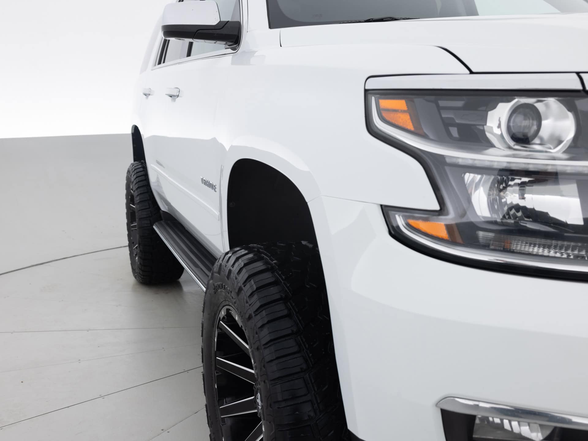 Used White Chevrolet Tahoe-4 for Sale