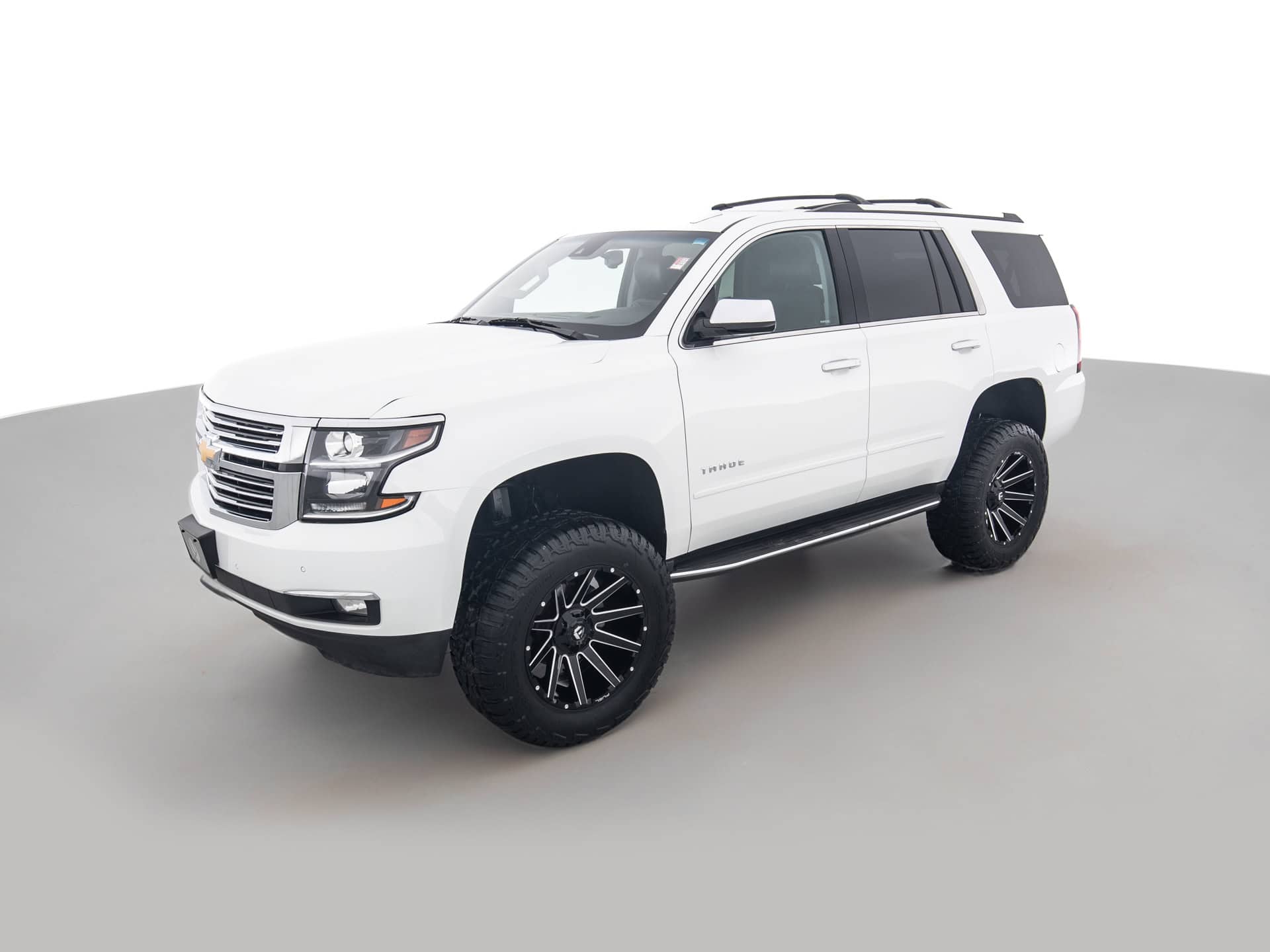 Used White Chevrolet Tahoe-8 for Sale