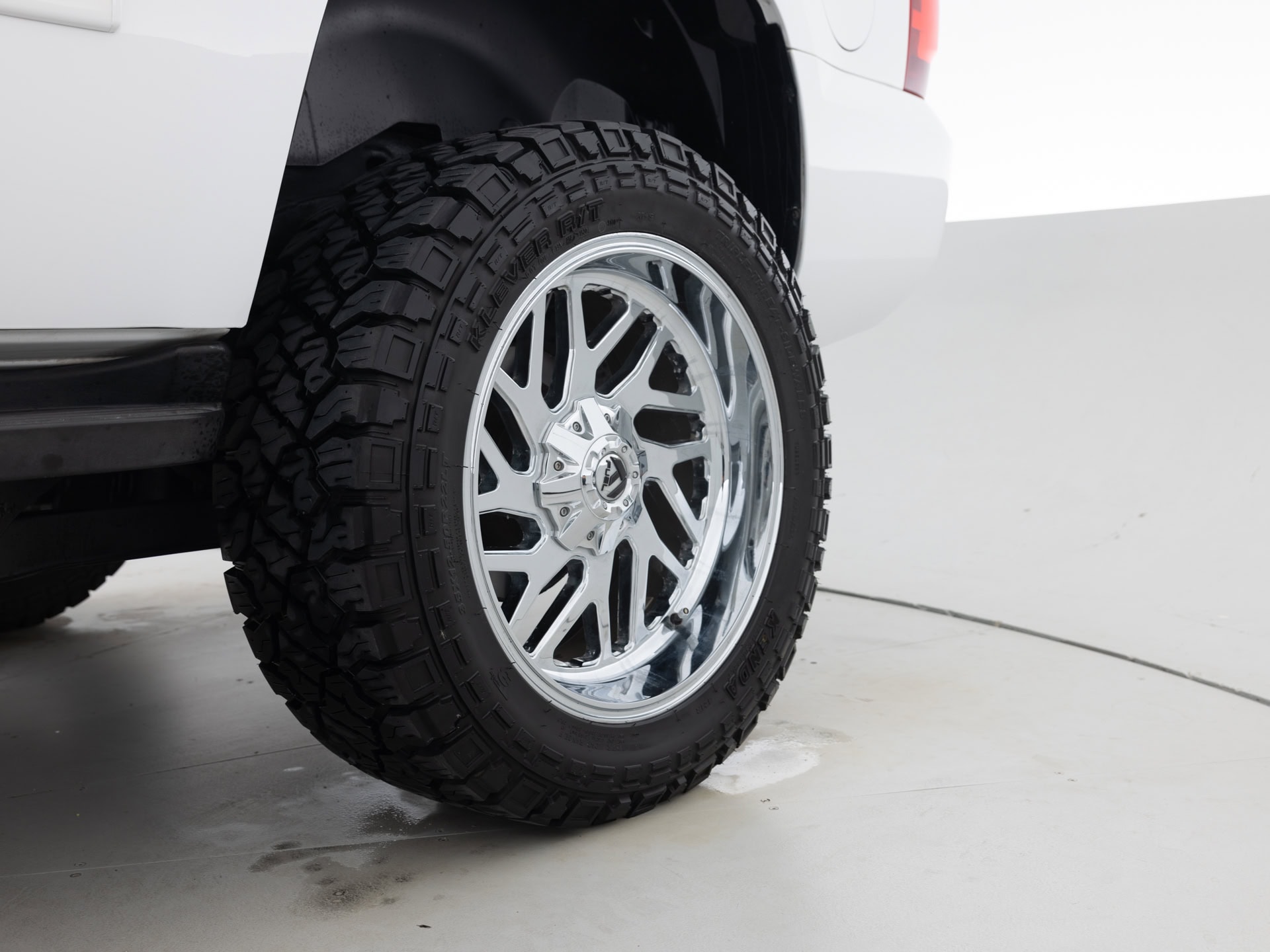 Used White Chevrolet Tahoe LTZ-10 for Sale