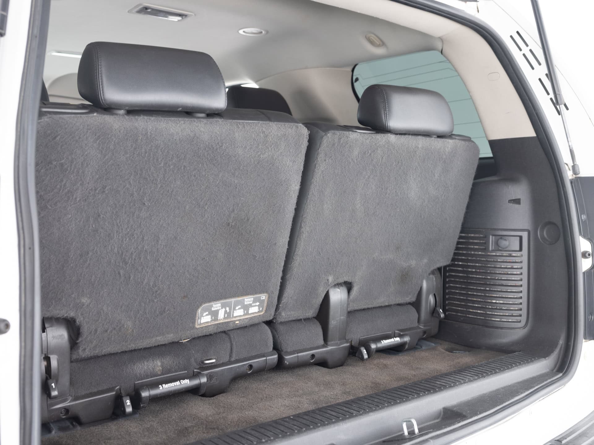 Used White Chevrolet Tahoe LTZ-32 for Sale