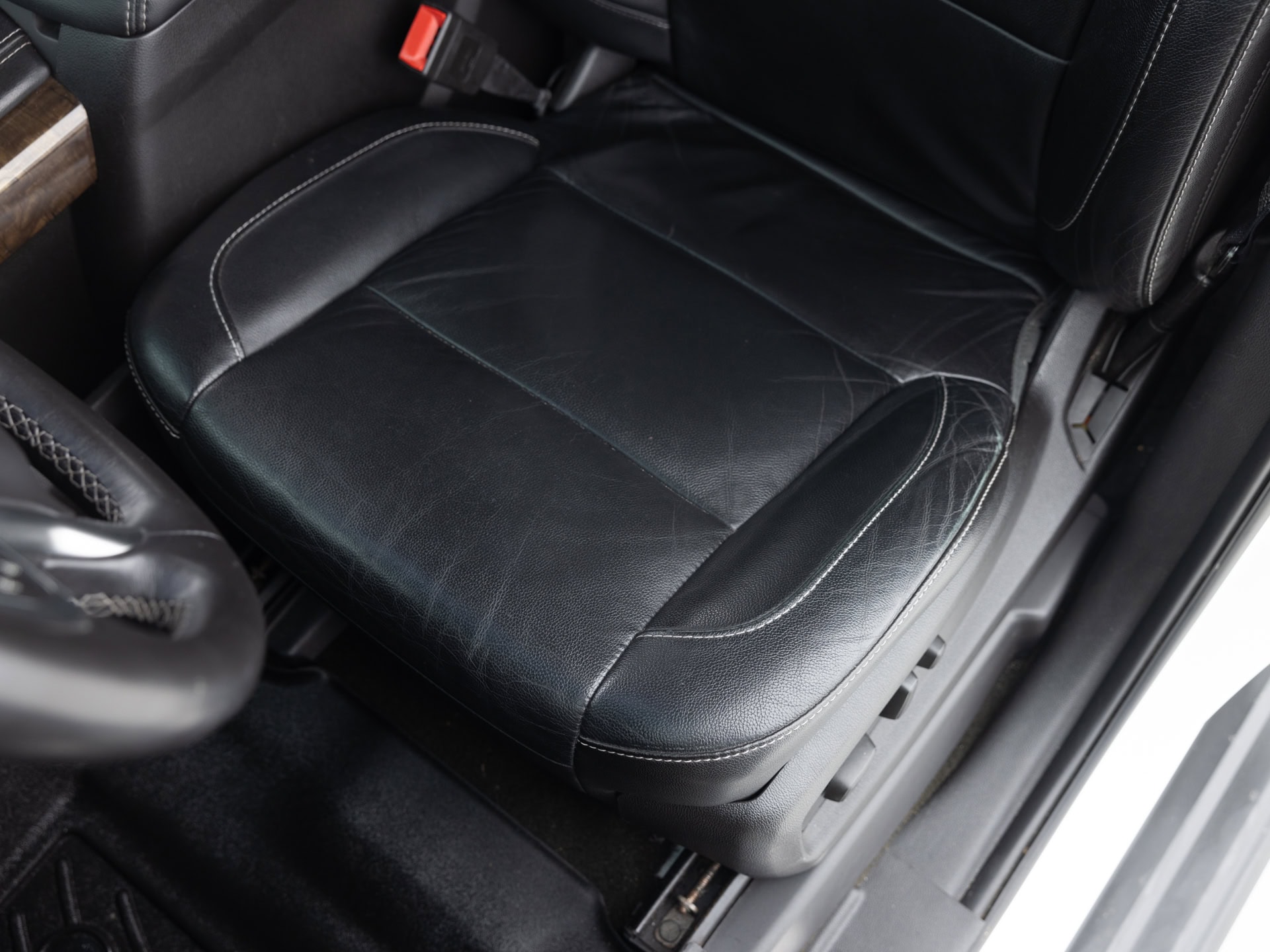 Used White Chevrolet Tahoe LT_-13 for Sale