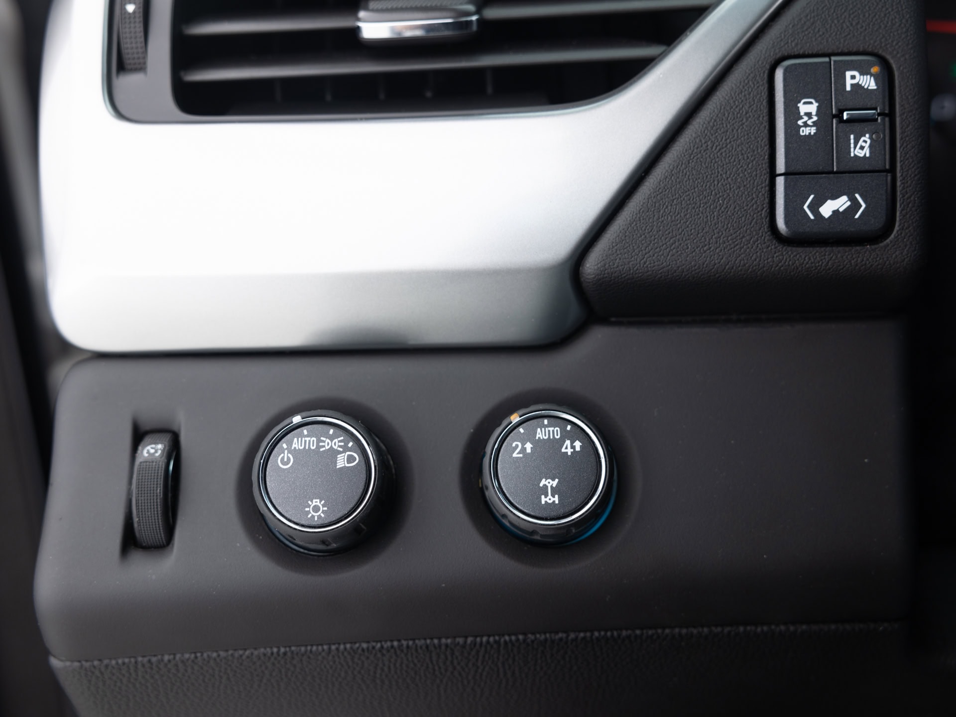 Used White Chevrolet Tahoe LT_-31 for Sale