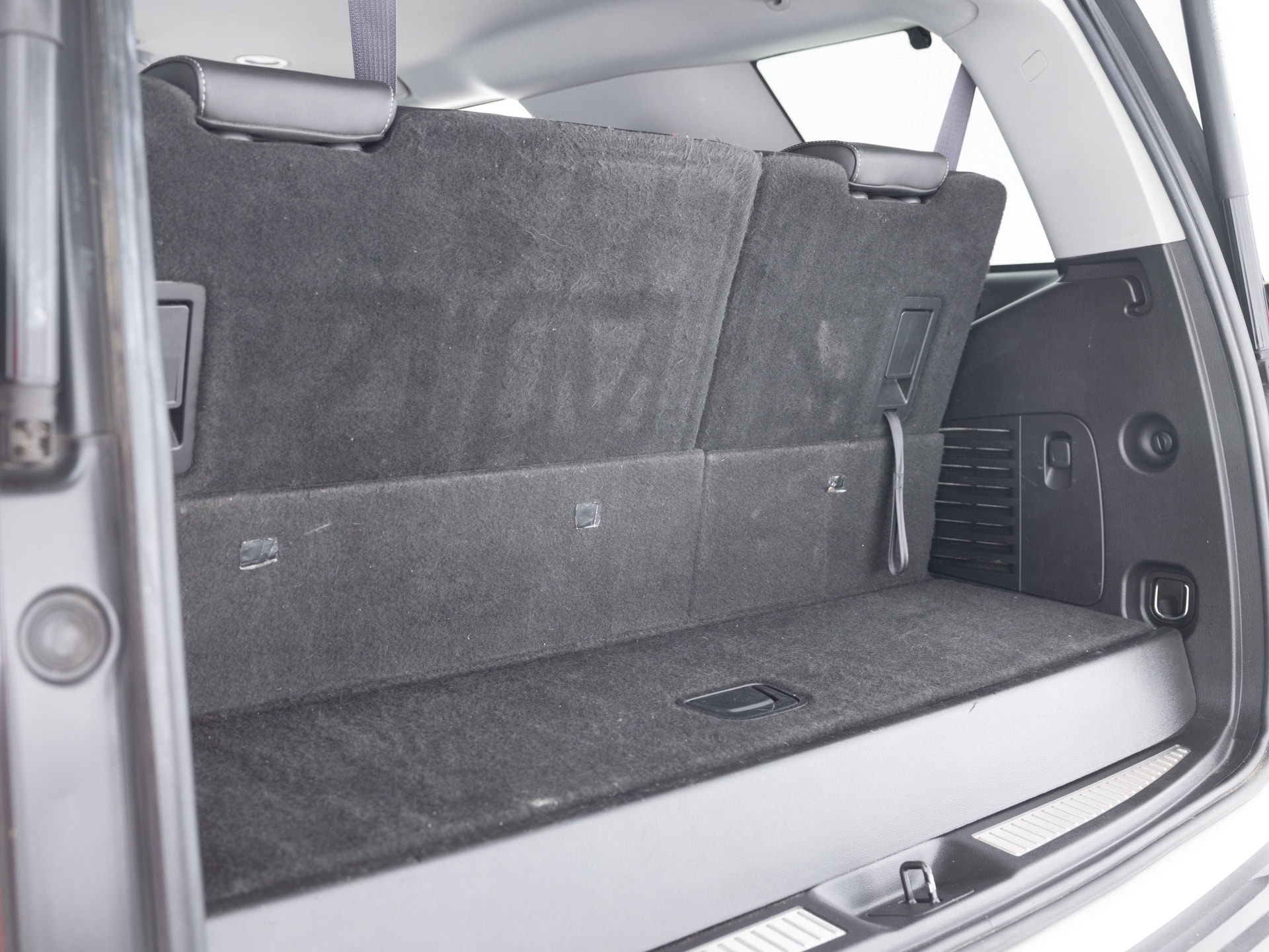 Used White Chevrolet Tahoe LT_-35 for Sale