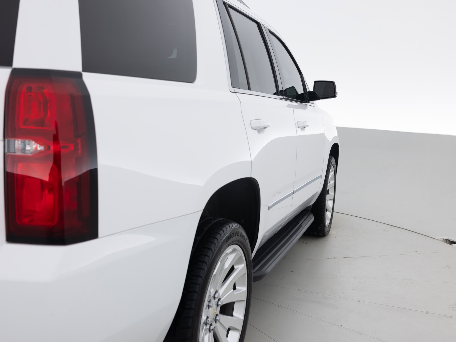 Used White Chevrolet Tahoe LT_-5 for Sale
