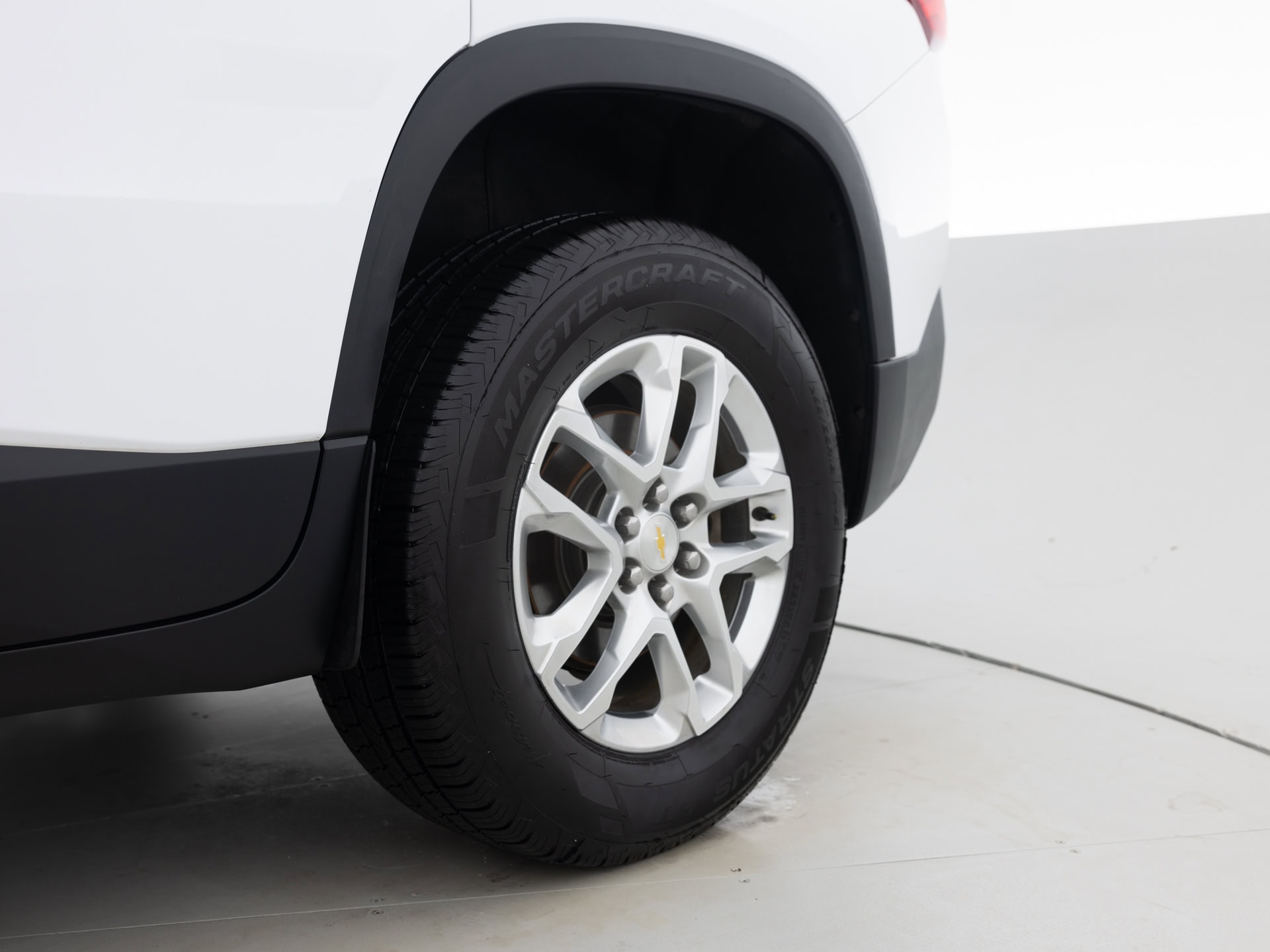 Used White Chevrolet Traverse-10 for Sale