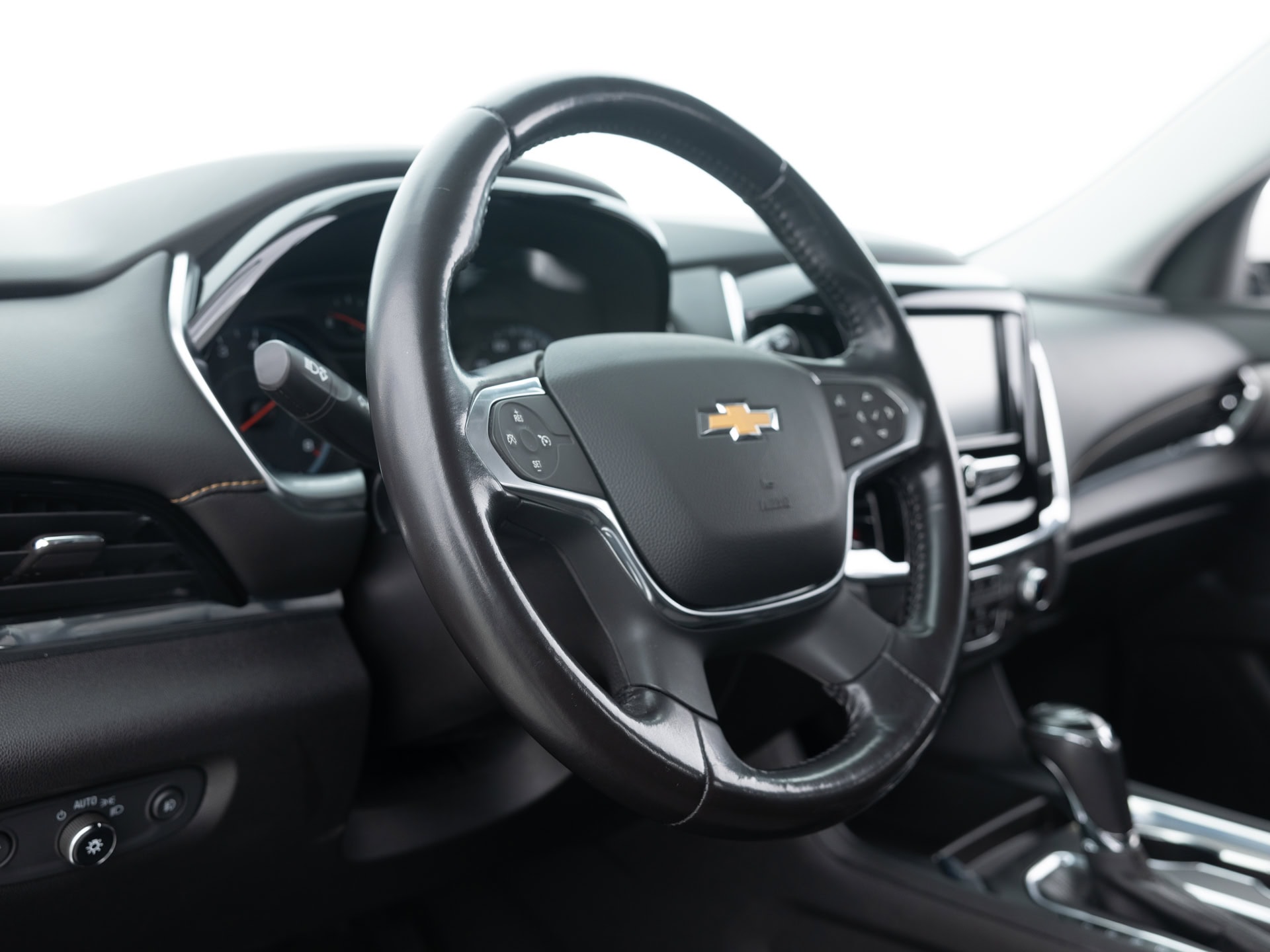 Used White Chevrolet Traverse-15 for Sale