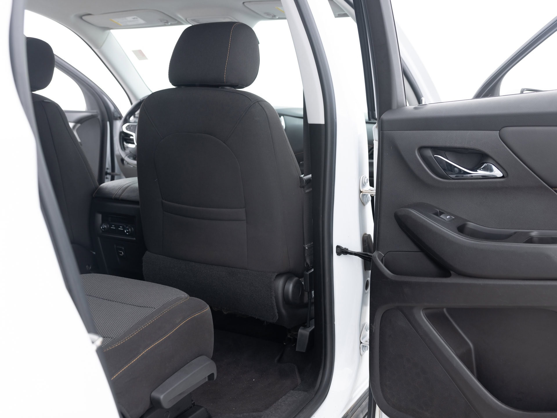 Used White Chevrolet Traverse-22 for Sale