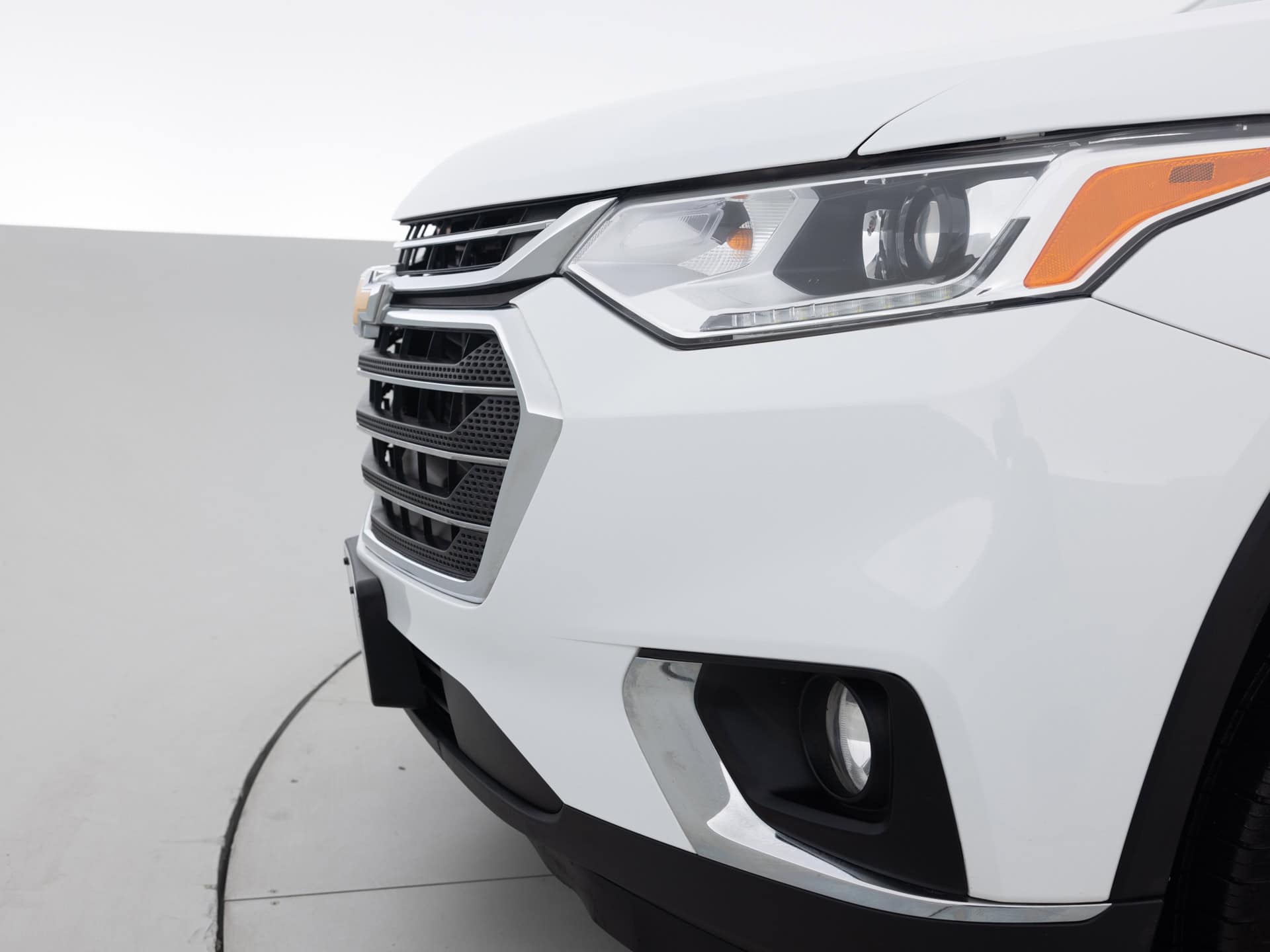 Used White Chevrolet Traverse-7 for Sale