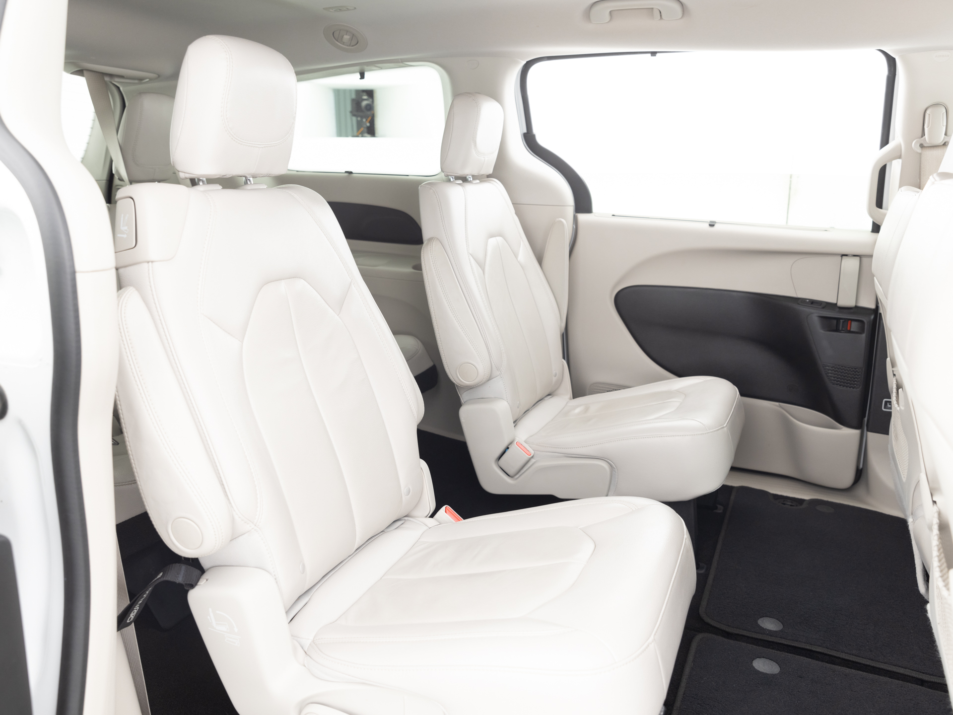 Used White Chrysler Pacifica Touring-19 for Sale