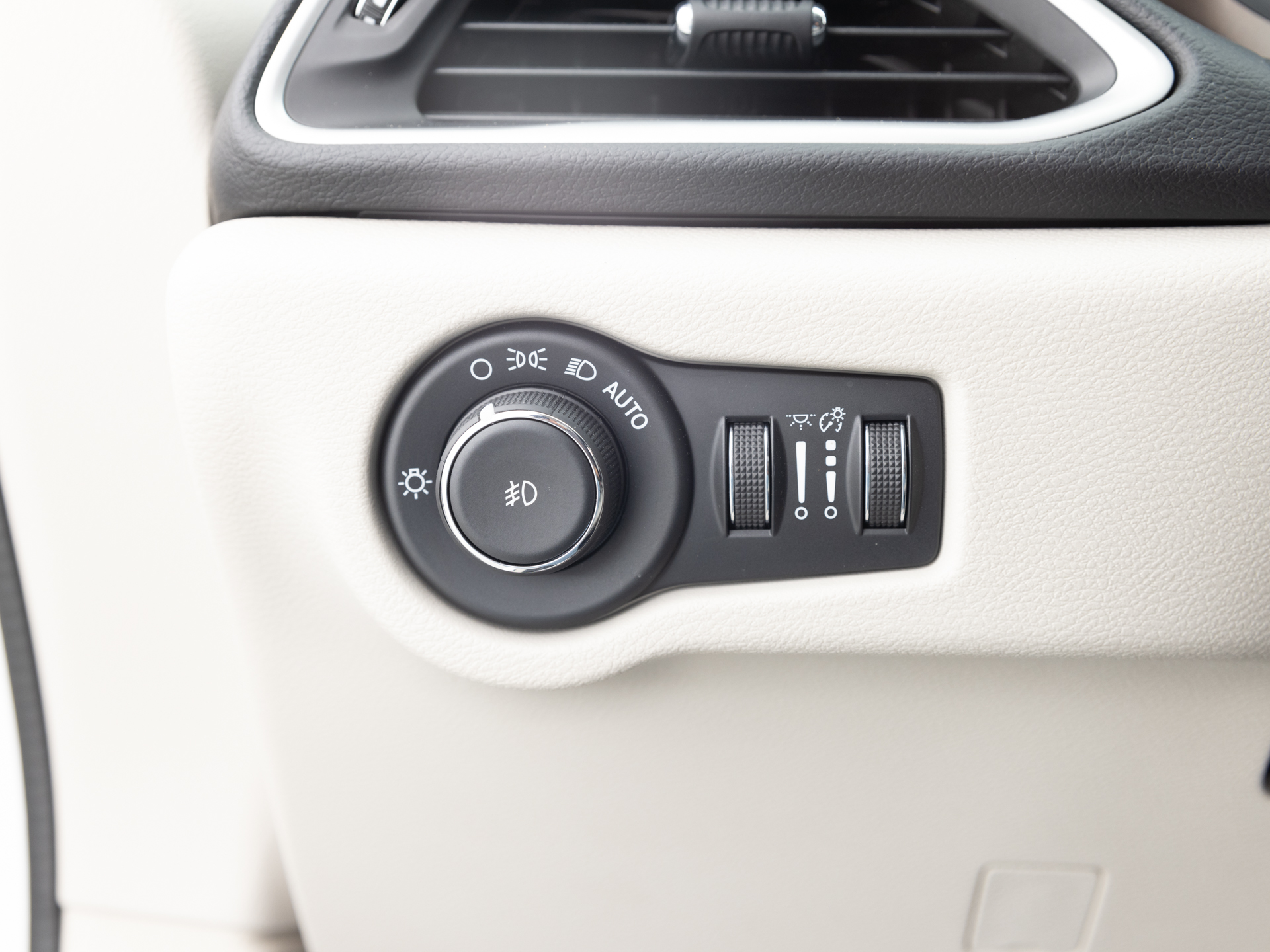 Used White Chrysler Pacifica Touring-25 for Sale