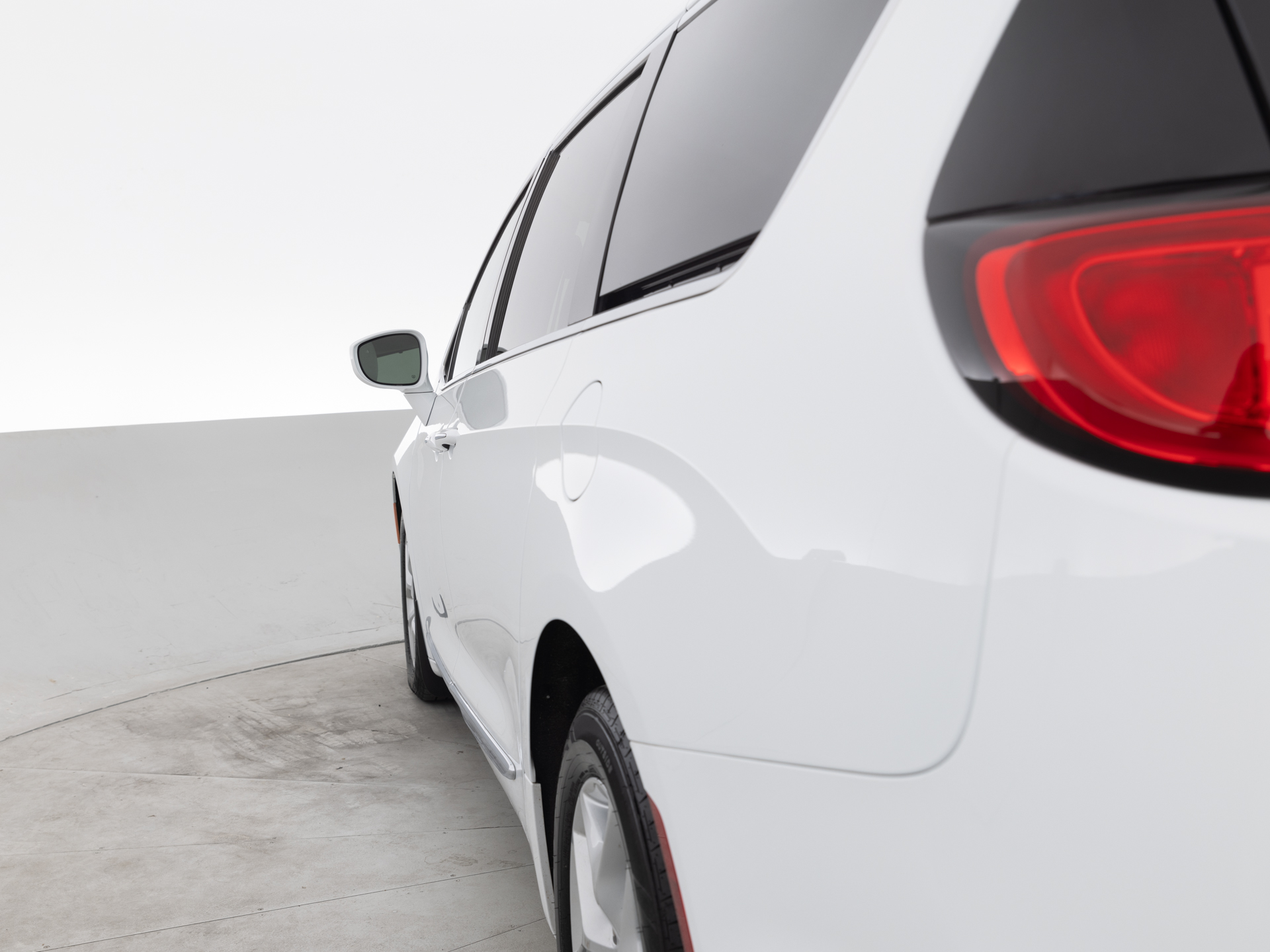 Used White Chrysler Pacifica Touring-4 for Sale