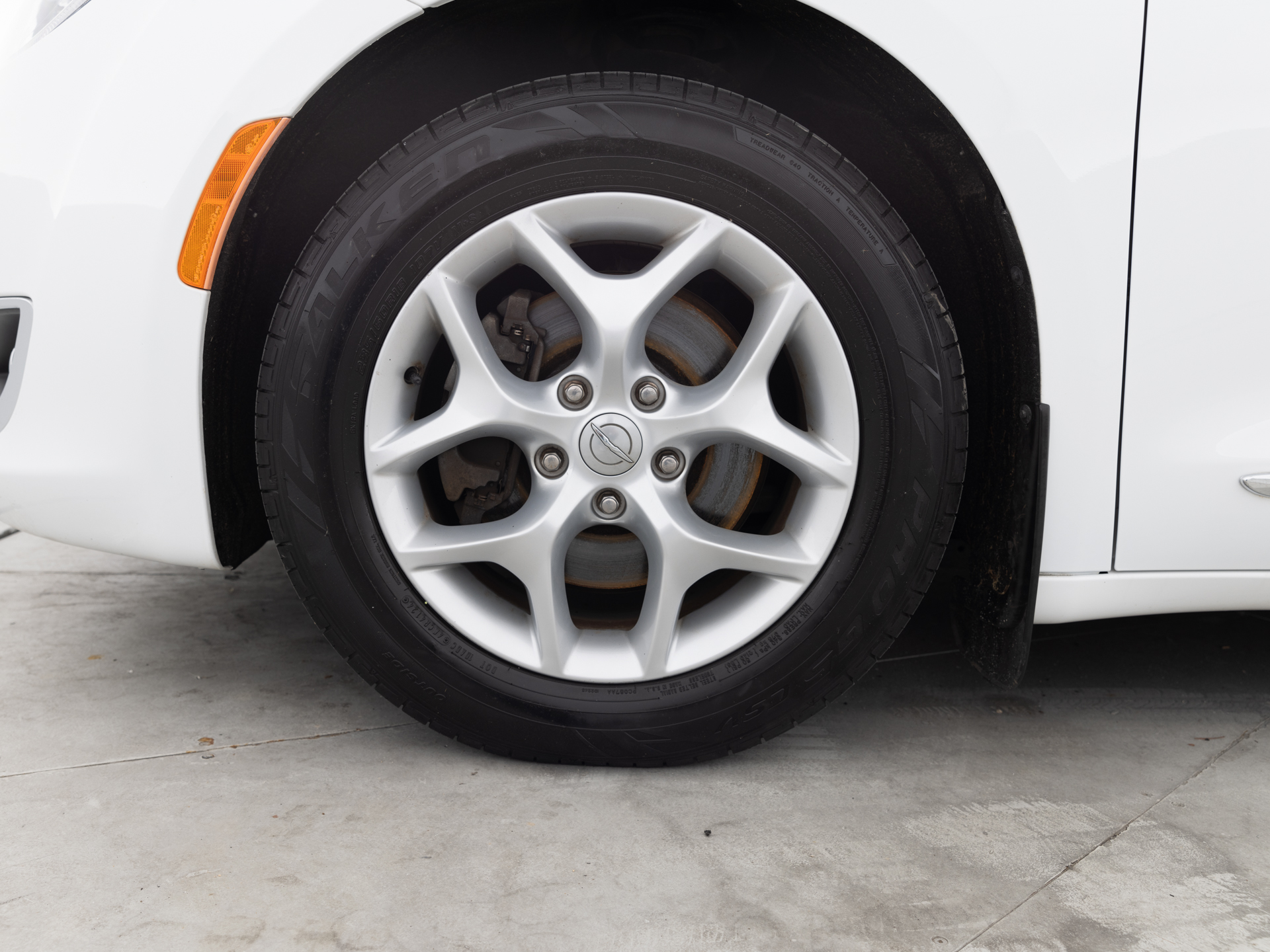 Used White Chrysler Pacifica Touring-7 for Sale