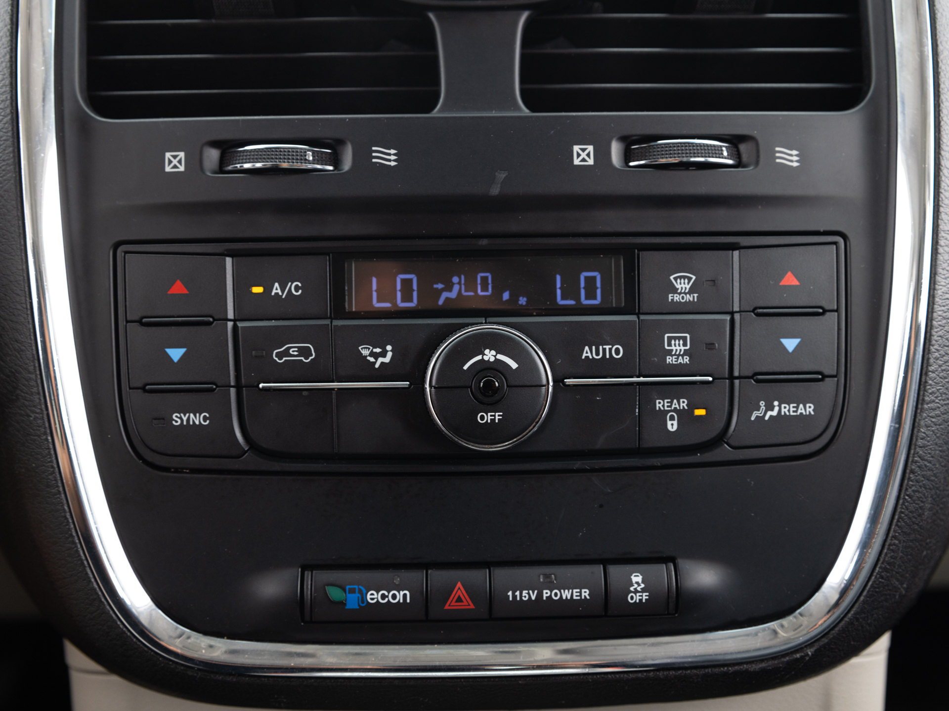 Used White Chyrsler Town & Country-26 for Sale
