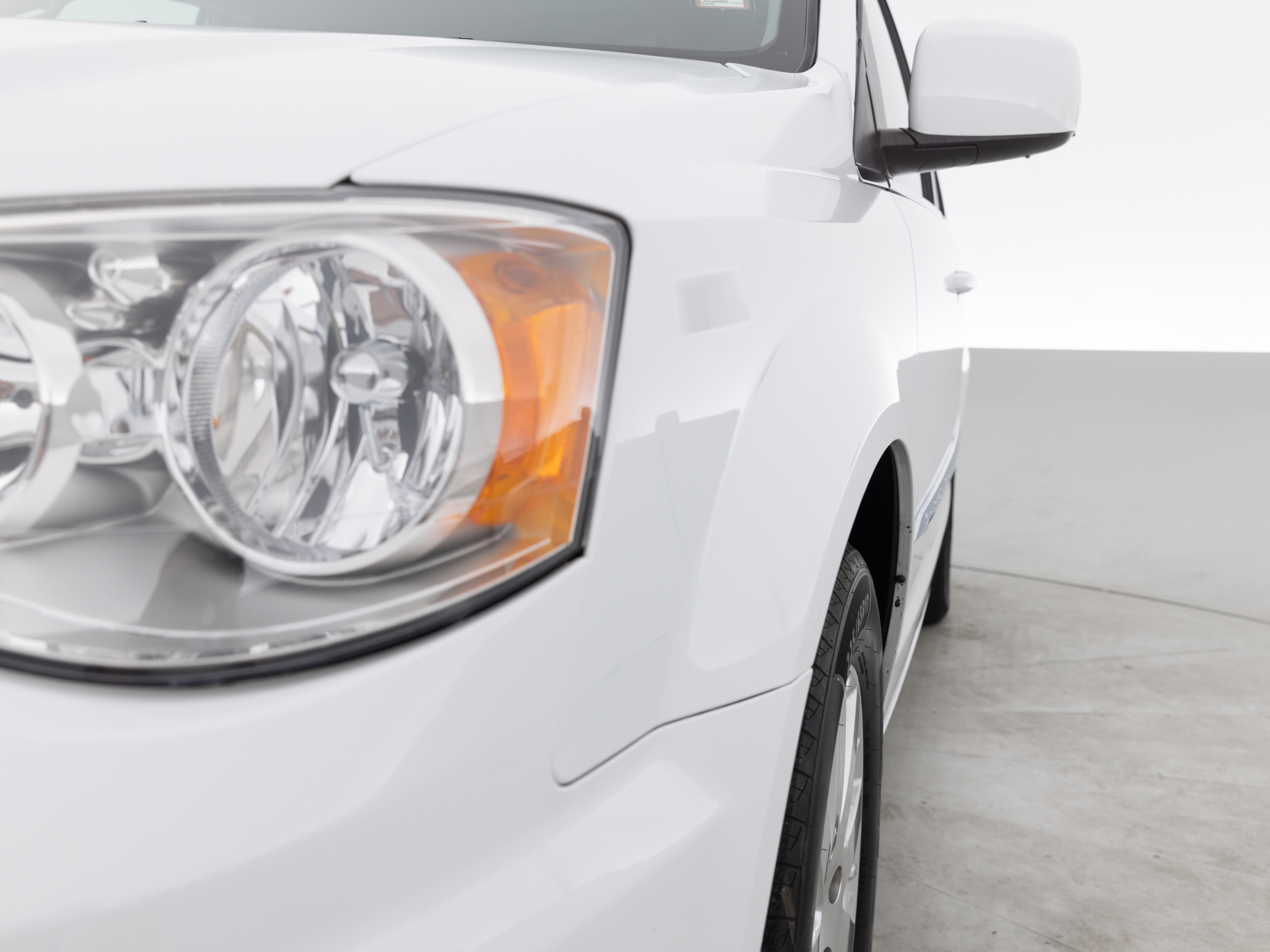 Used White Chyrsler Town & Country-3 for Sale