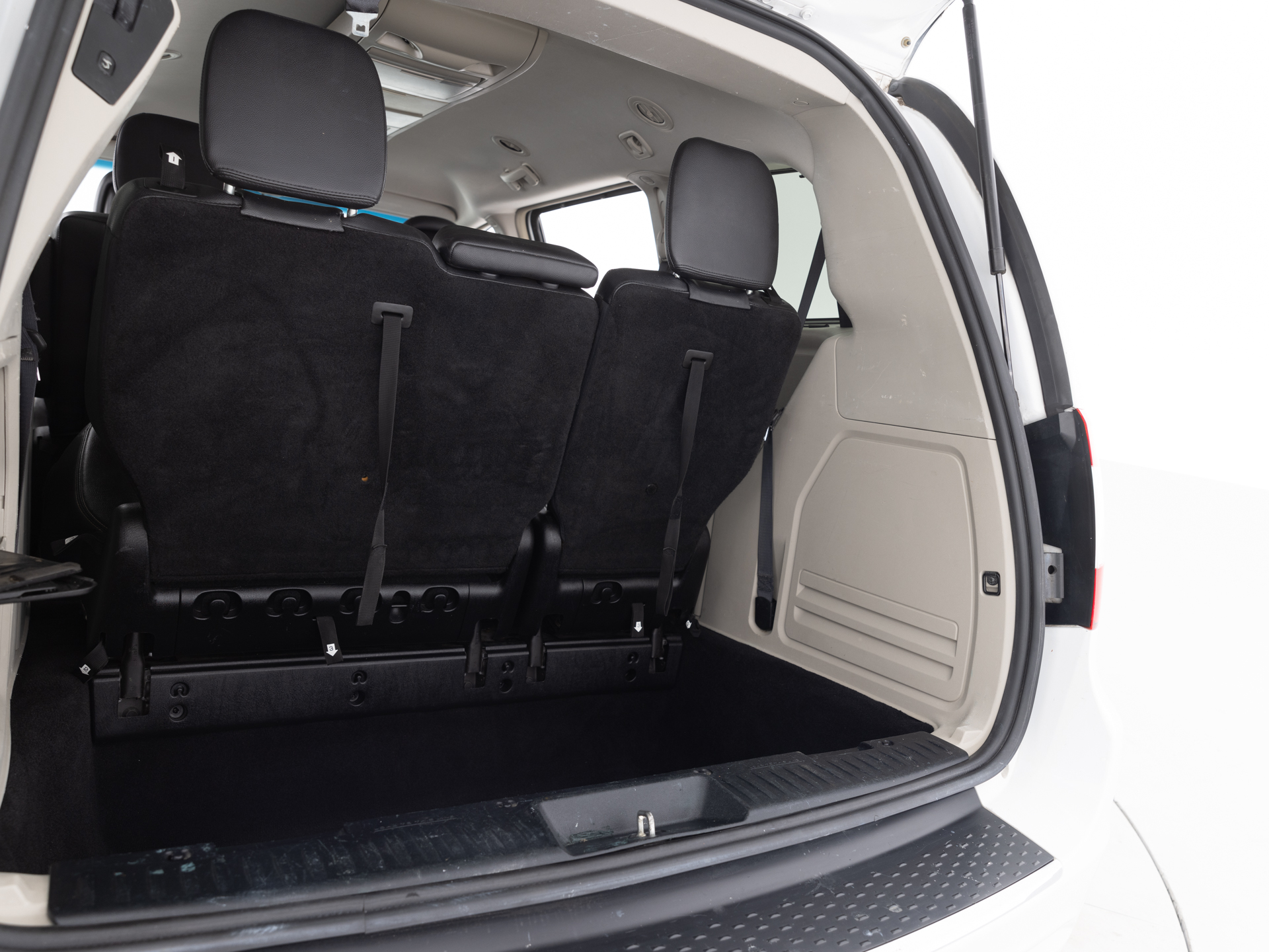 Used White Chyrsler Town & Country-31 for Sale