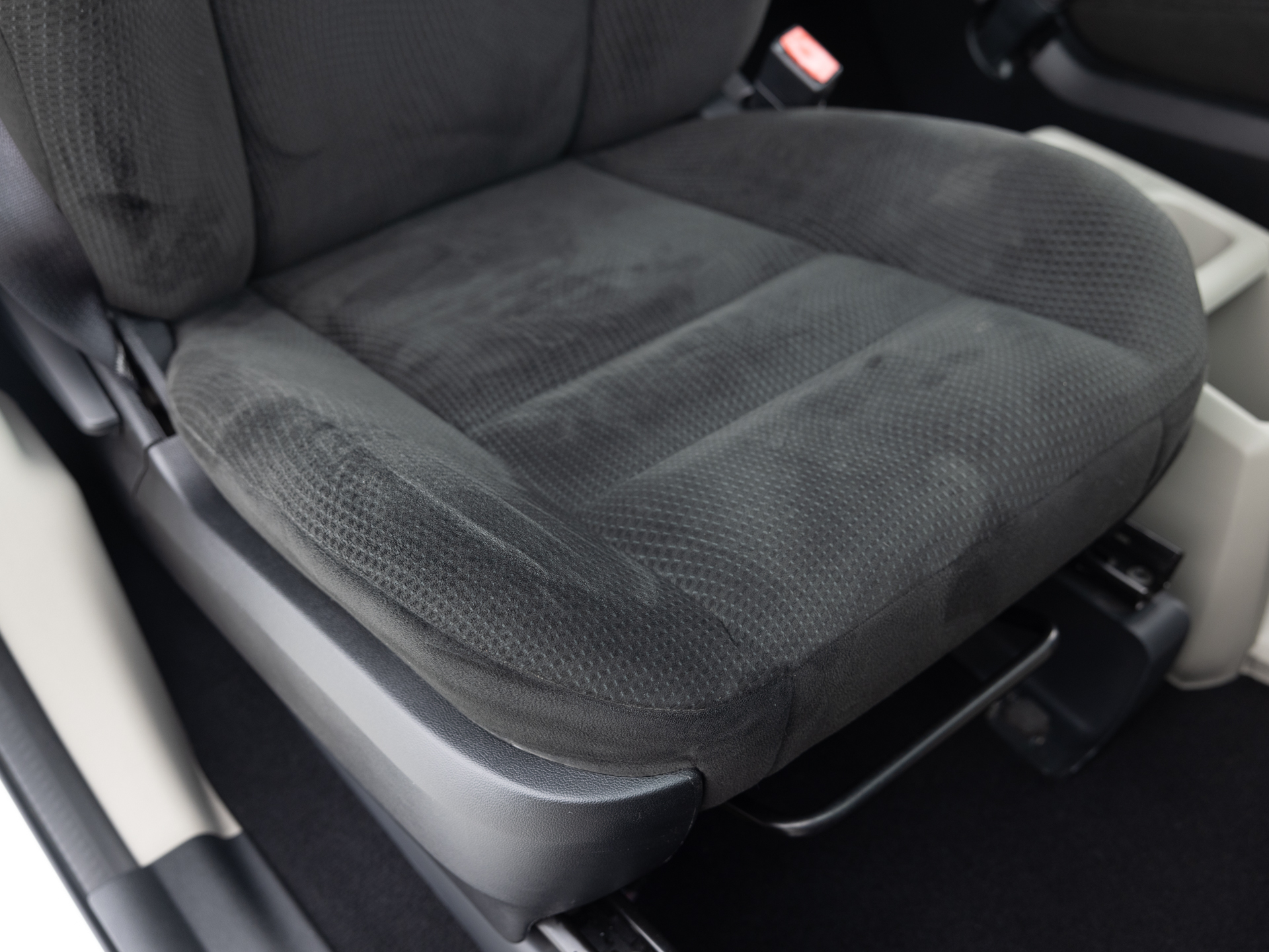 Used White Dodge Caravan SE-17 for Sale
