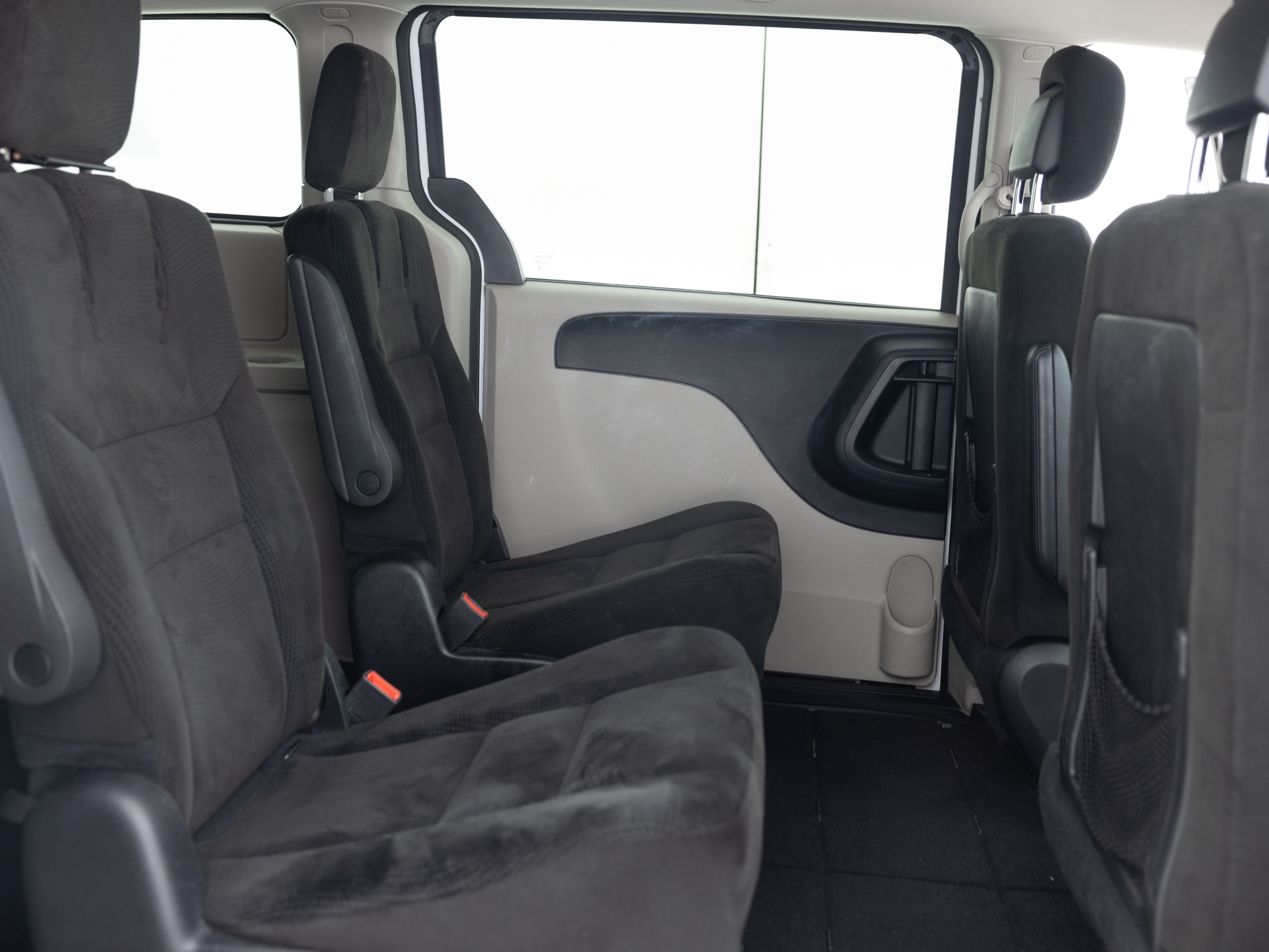 Used White Dodge Caravan SE-21 for Sale
