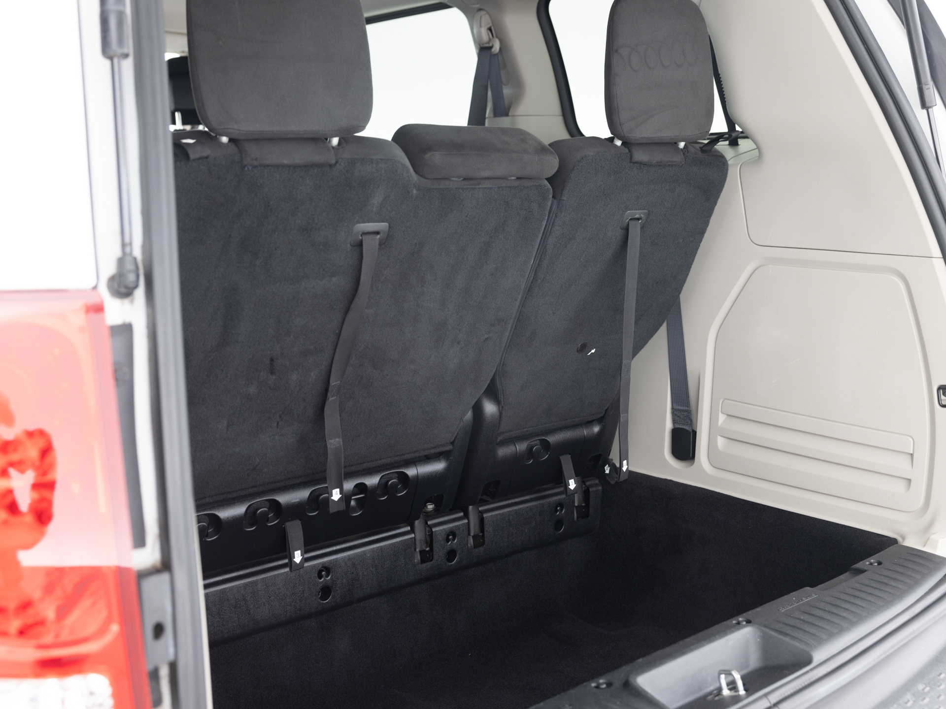 Used White Dodge Caravan SE-32 for Sale