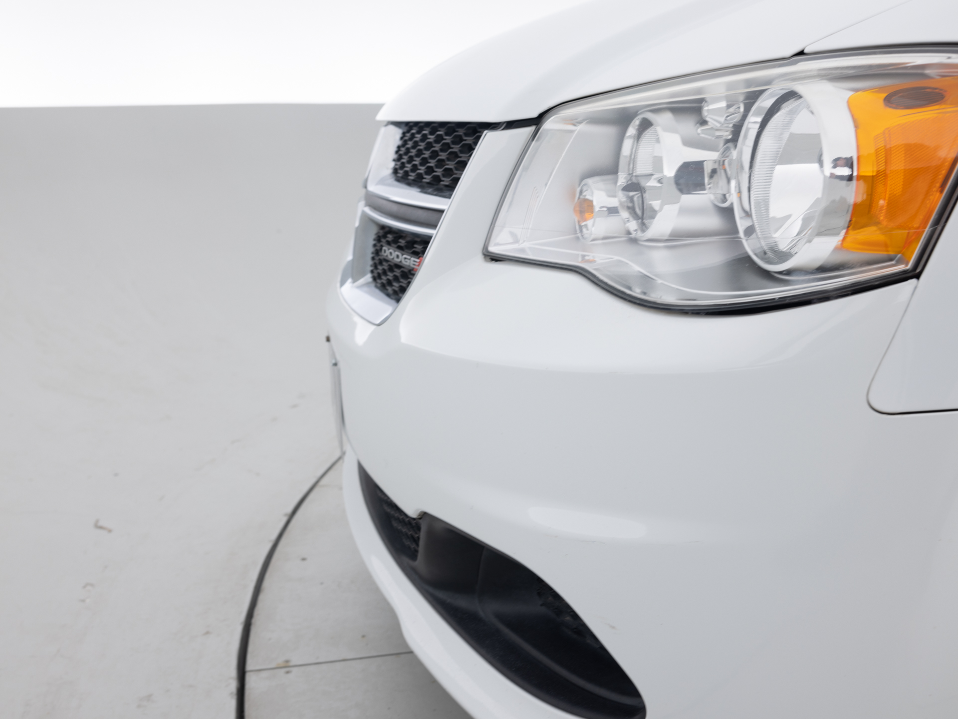 Used White Dodge Caravan SE-7 for Sale