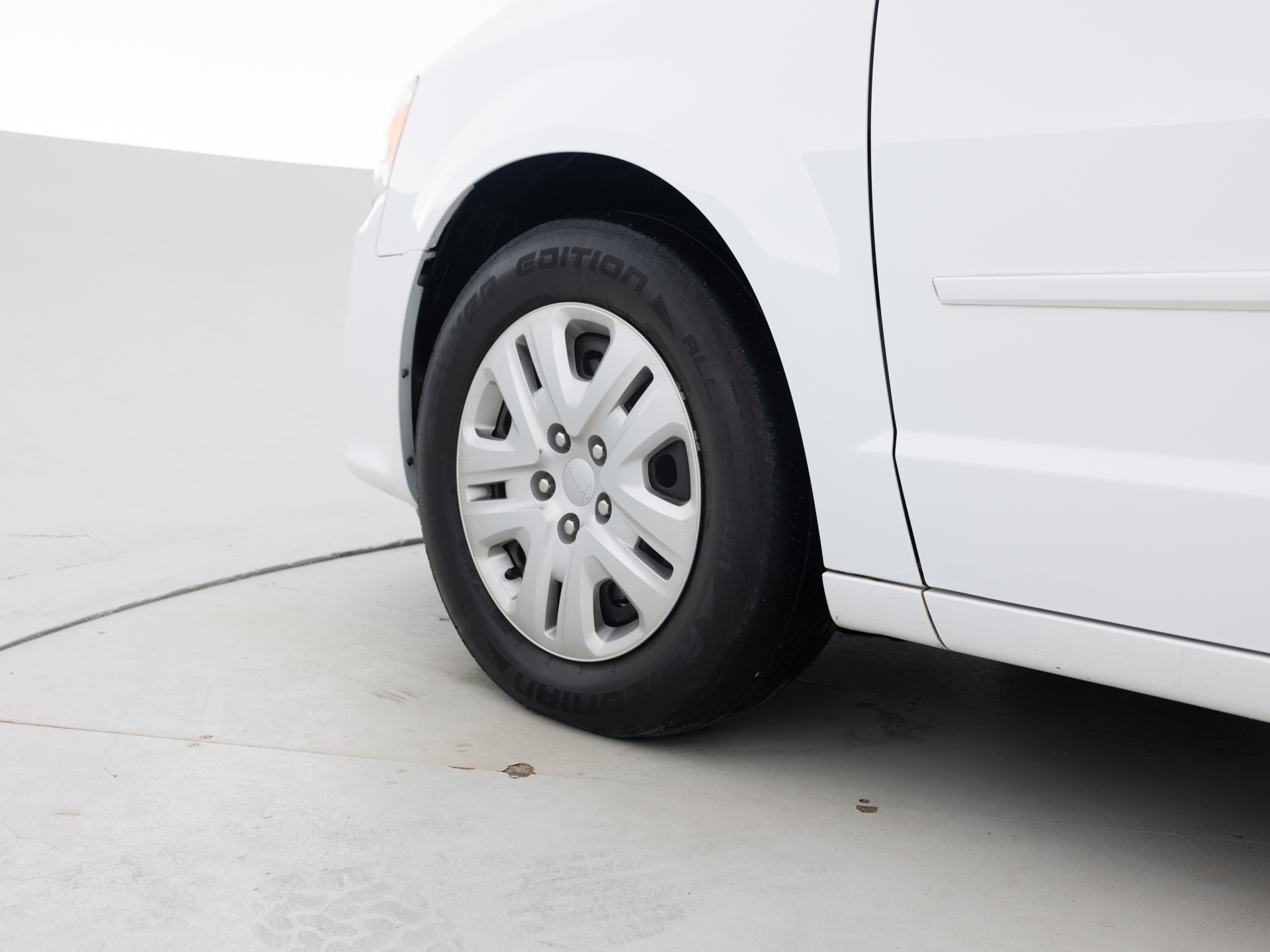 Used White Dodge Caravan SE-9 for Sale