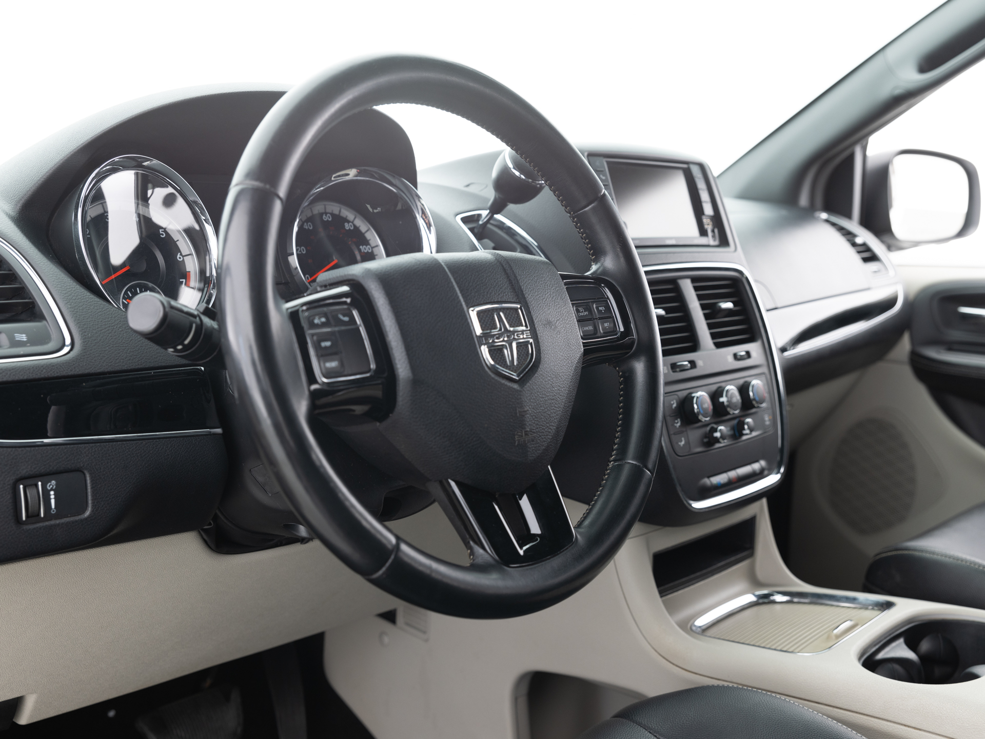 Used White Dodge Grand Caravan-15 for Sale
