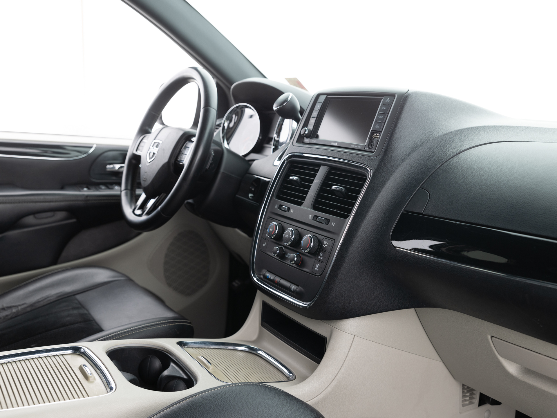 Used White Dodge Grand Caravan-19 for Sale