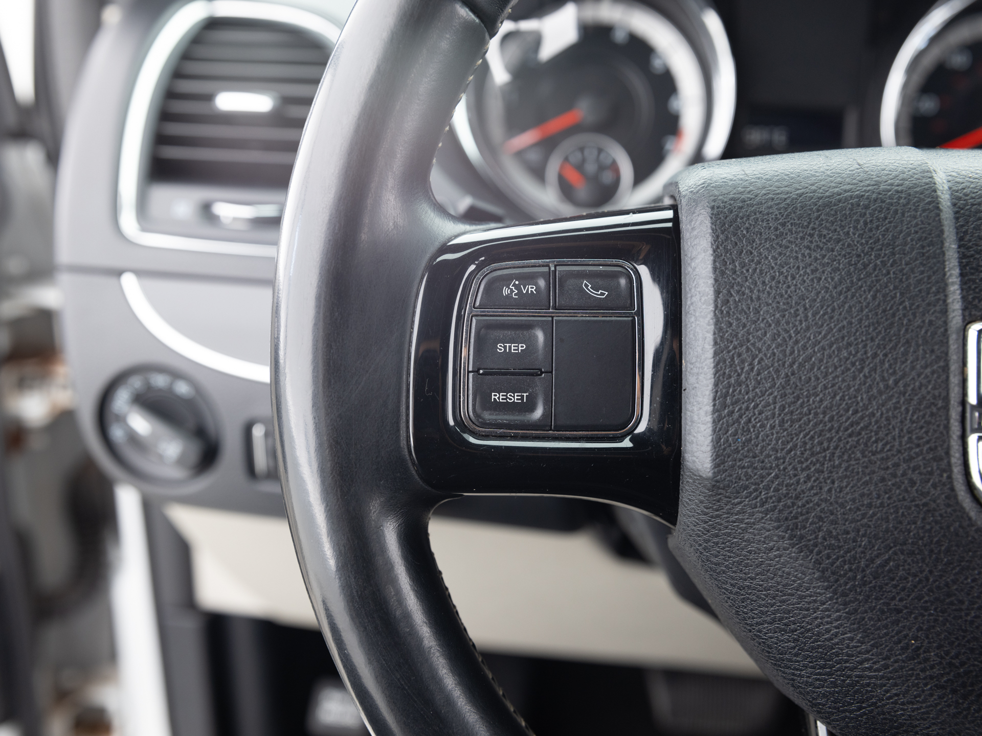 Used White Dodge Grand Caravan-29 for Sale