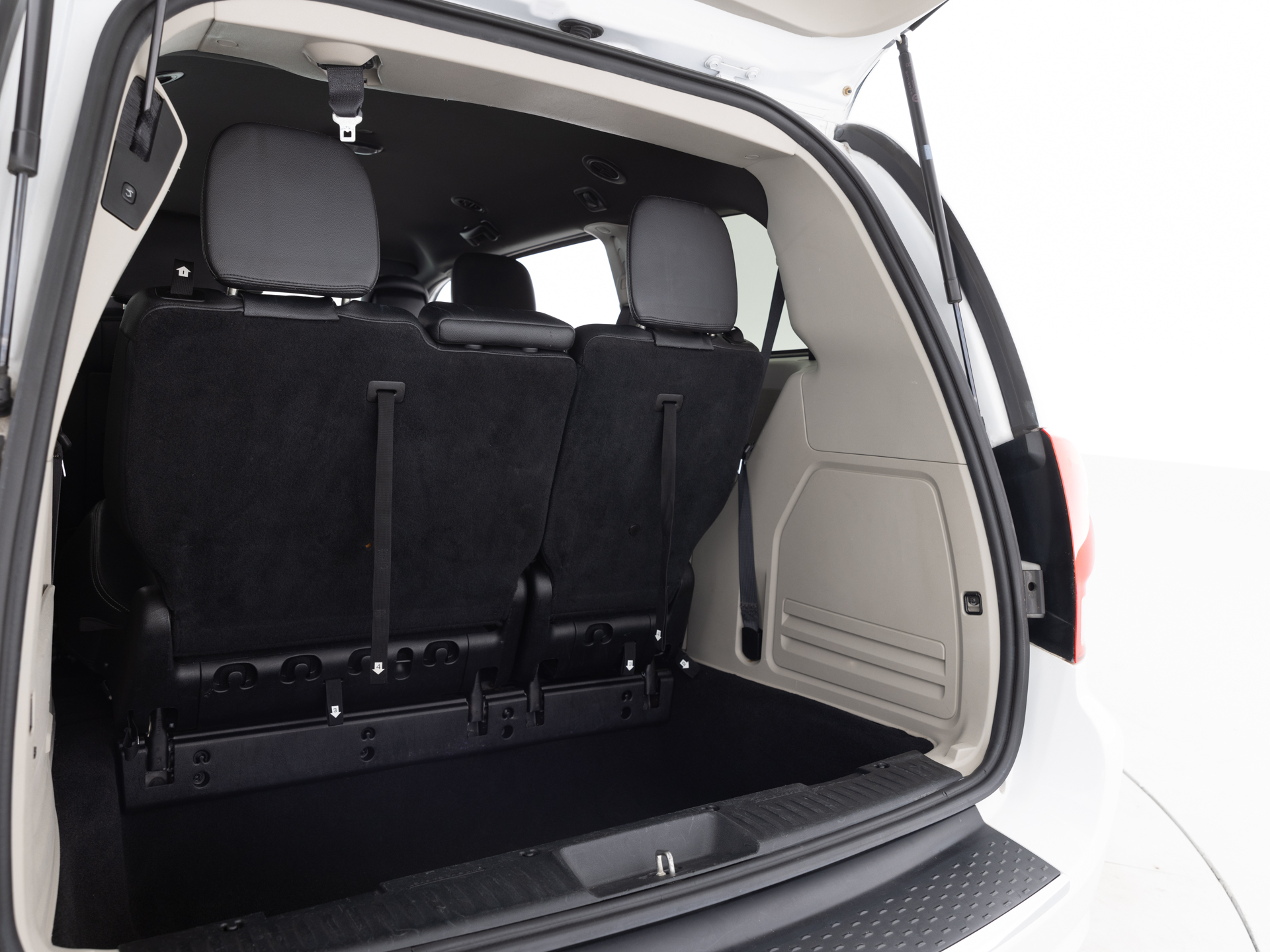 Used White Dodge Grand Caravan-32 for Sale